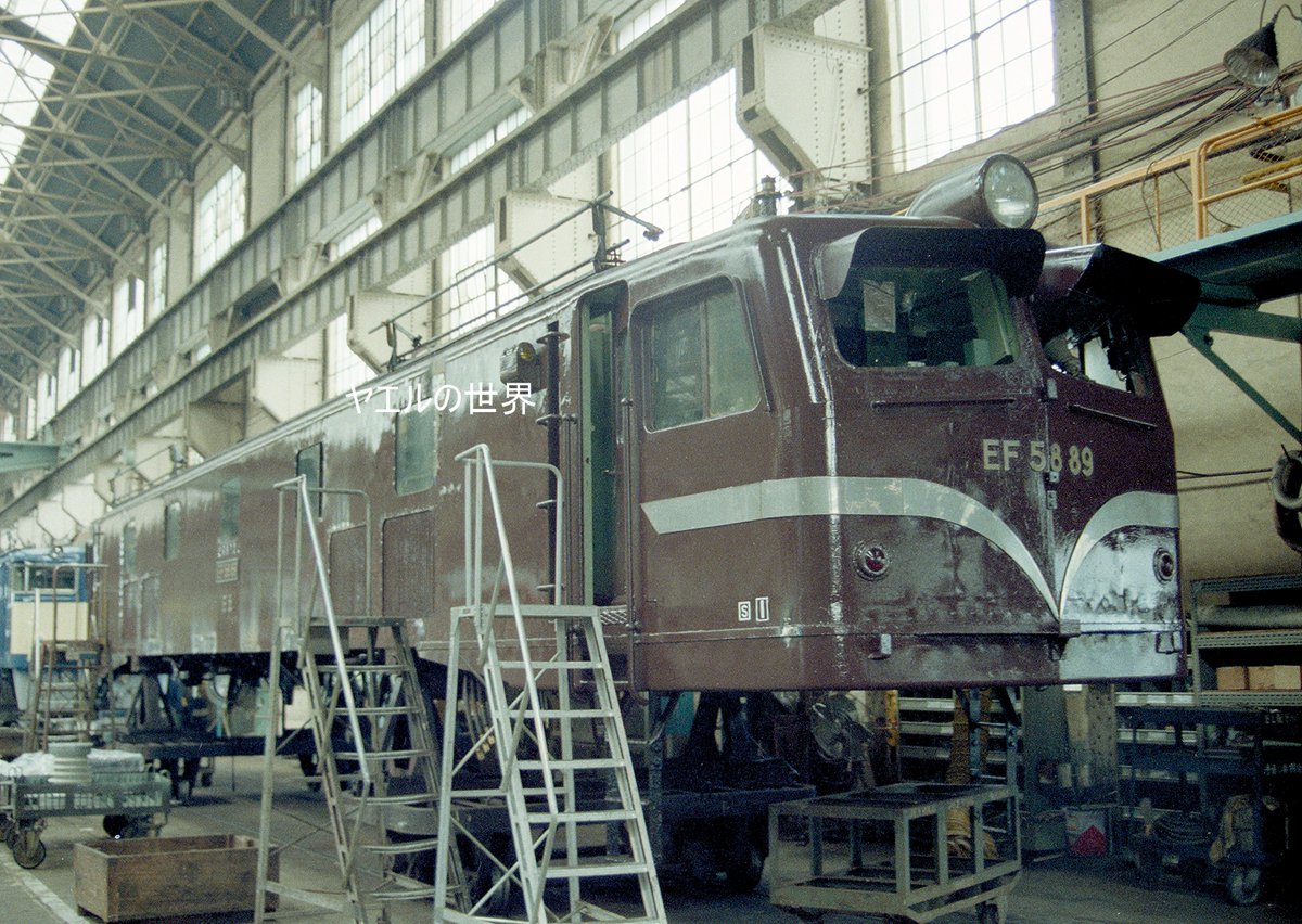 chuanqizhe21351's tweet photo. EF58 89
1984年8月大宮工場

青から茶色へ
驚きました

 #89号機の日 #EF58 #大宮工場 https://t.co/oFVU5Wv4v1