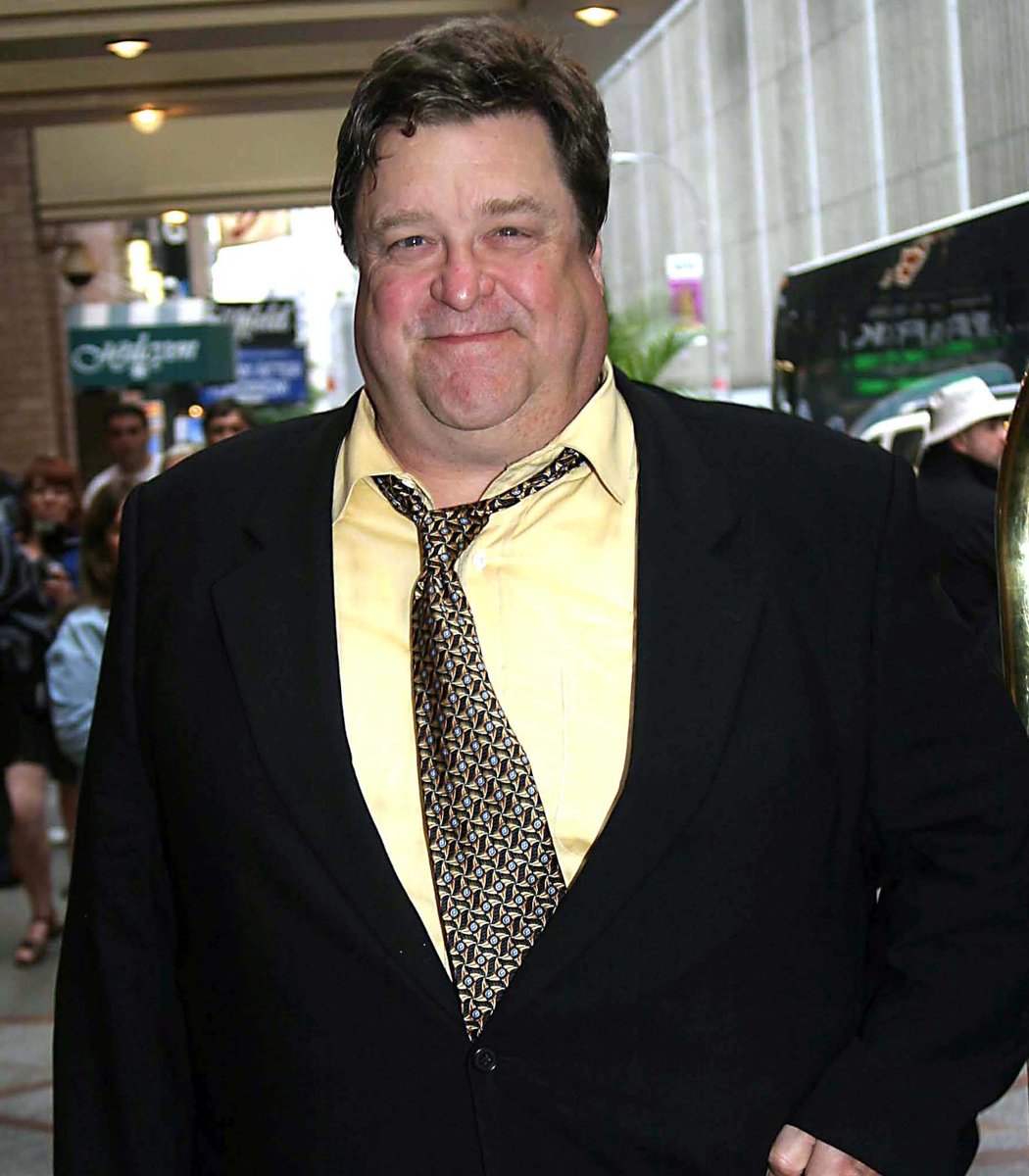 pubity's tweet photo. Legendary actor John Goodman is nearly unrecognizable after finishing his 200lb weight loss journey at the age of 74.

He looks completely different from 20 years ago and proved that hard work and discipline pay off. https://t.co/cliUvImcaq