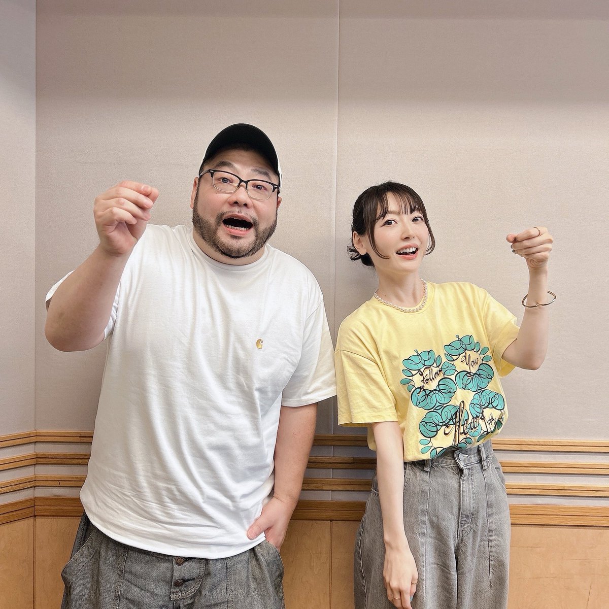 hanazawa_staff's tweet photo. このあと22時30分からのひとかな #hitokana は、髭男爵の山田ルイ53世さんがゲストに来てくださっています☺️✨
なぜ男爵様と私の間にわだかまりができてしまった感じになっているのか、今後どうなるのか、ぜひ聴いてください🍷 https://t.co/Ezfqc1vK6I