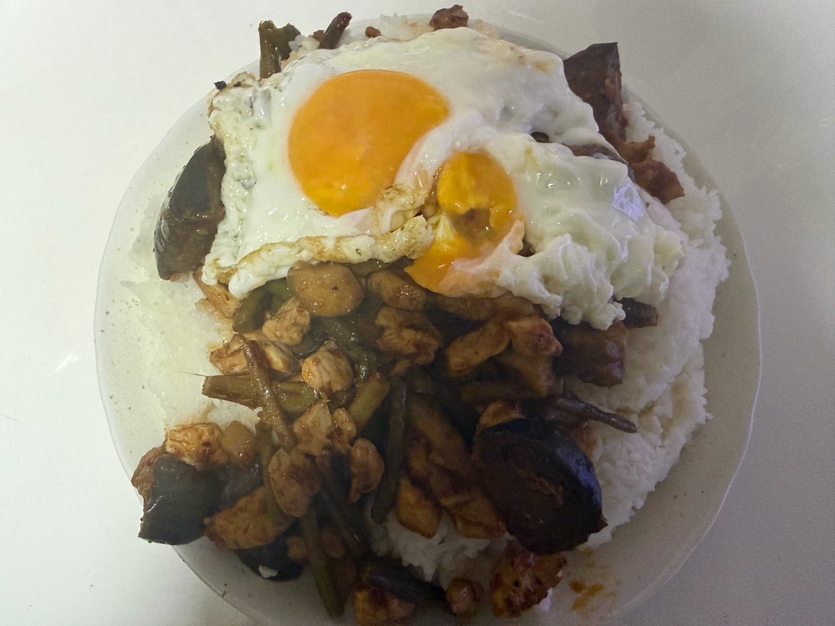 kikaider0's tweet photo. 今日の食事
ガパオライスぽい物 https://t.co/hZaltegvkX