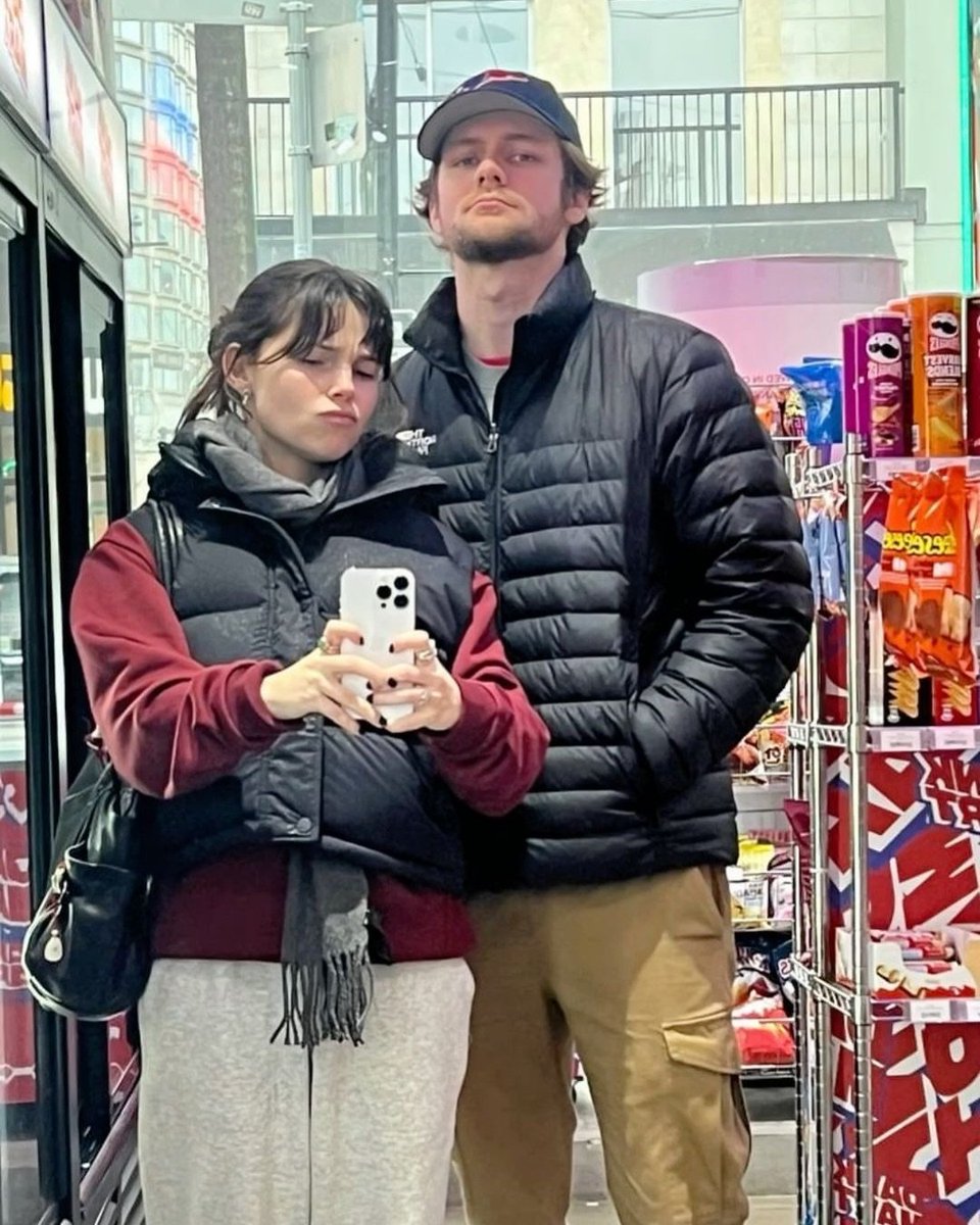 HollywoodCave's tweet photo. Inde Navarrette looking SUPER CUTE in these selfies 🥰 https://t.co/SoY0vUP0x1