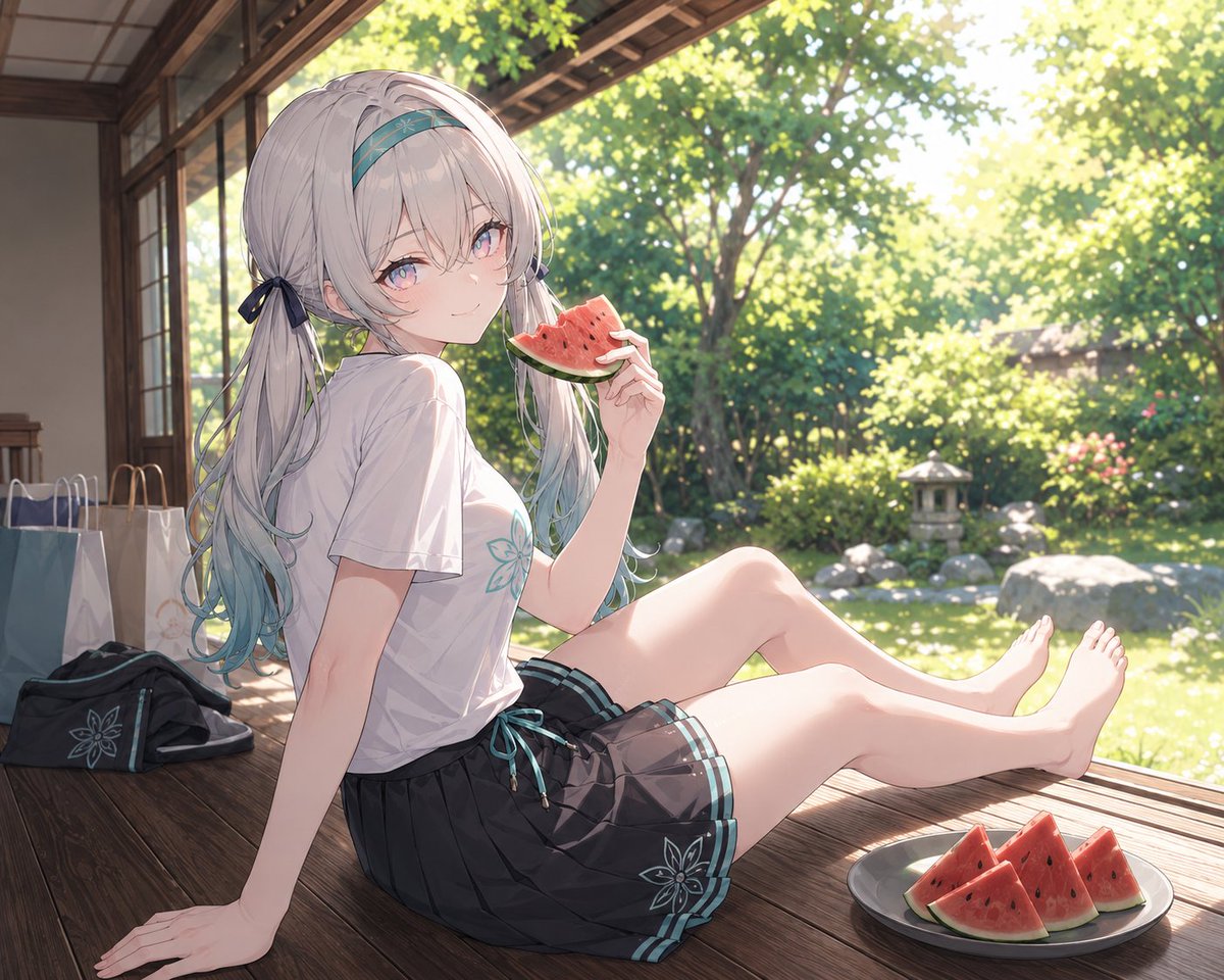 スイカ選びと、縁側での一枚。 皆様の夏にも、涼をお届けできますように。