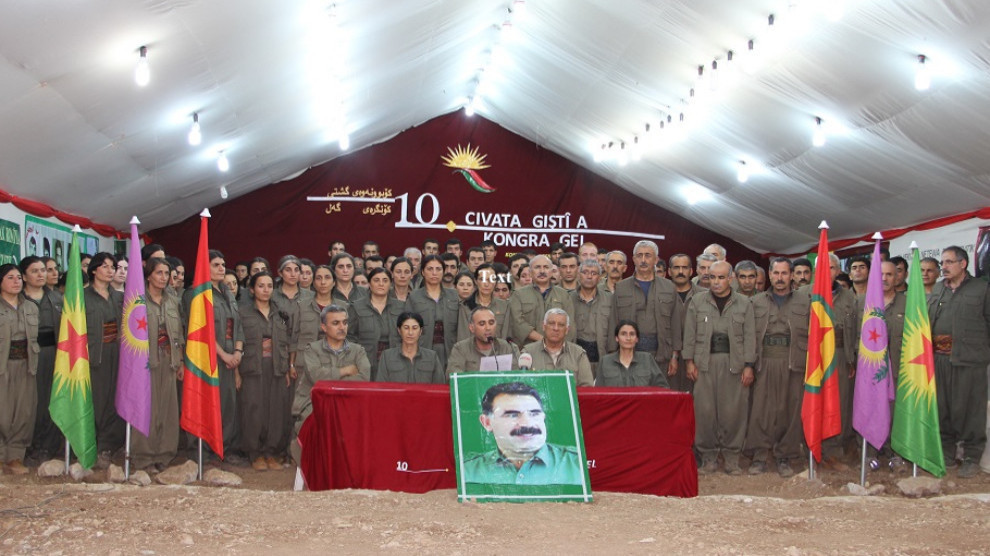 shingal__'s tweet photo. "Özcesi bu yasa ancak barış dili esas alınırsa, pratikleşme Rêber Apo tarafından yürütülür ve yönetilirse, yeni çıkartılacak demokratik yasalar ile beslenirse uygulanabilir." https://t.co/ZuxcH0nntz