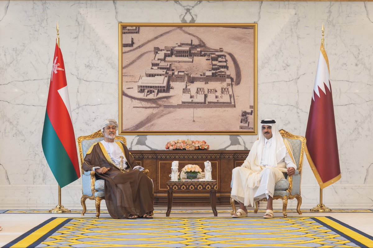 hamadlahdan's tweet photo. سمو الأمير المفدى وأخوه جلالة السلطان هيثم بن طارق سلطان عمان الشقيقة، يعقدان جلسة بقصر الحكم استعرضا خلالها العلاقات الأخوية بين البلدين 🇴🇲🇶🇦 https://t.co/CTb69bZ5Kd