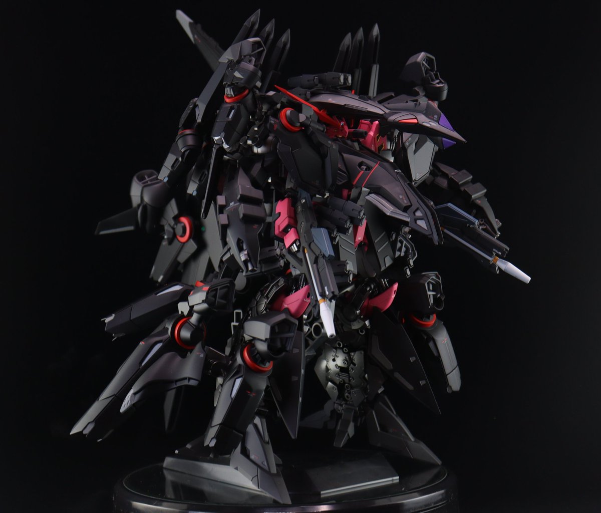 takamangp's tweet photo. HG 1/144アリュゼウス改めて
　ブラック・アリュゼウス
完成しました✨
ナデシコのブラックサレナの
カラーリングで仕上げました‼️🖌️
#ガンプラ
#ガンプラ好きと繋がりたい

↓につづく https://t.co/enPfEWe9u5