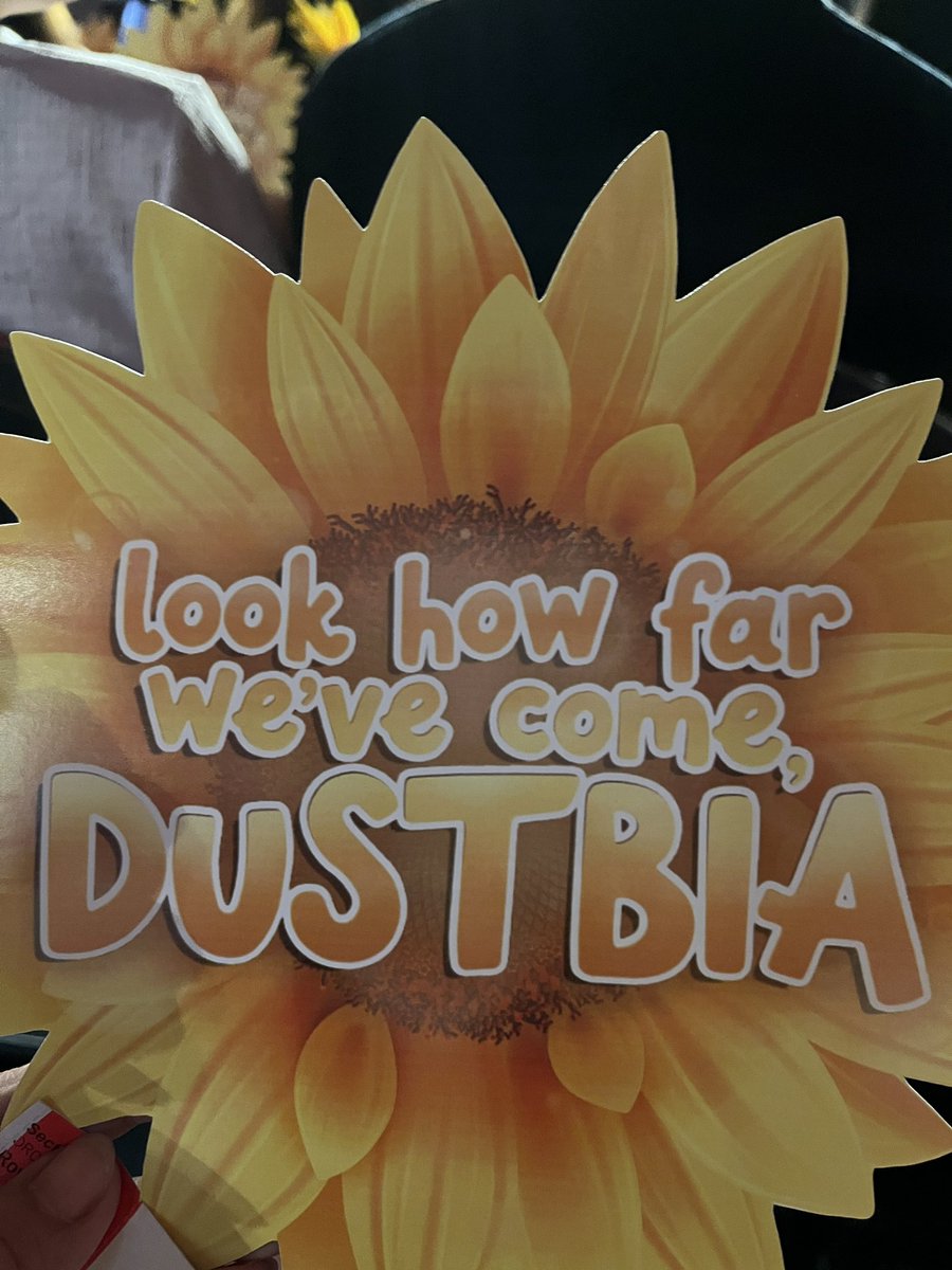 DBSugboSquad's tweet photo. Yes, it feels so amazing that we traveled all the way from Cebu to Manila just to witness this milestone for Dustin and Bianca. It feels so good to see their genuineness, and how happy they are to have so many fans supporting them. Truly an amazing experience. Unto the next! 💛💫 https://t.co/mfnozRkyzb