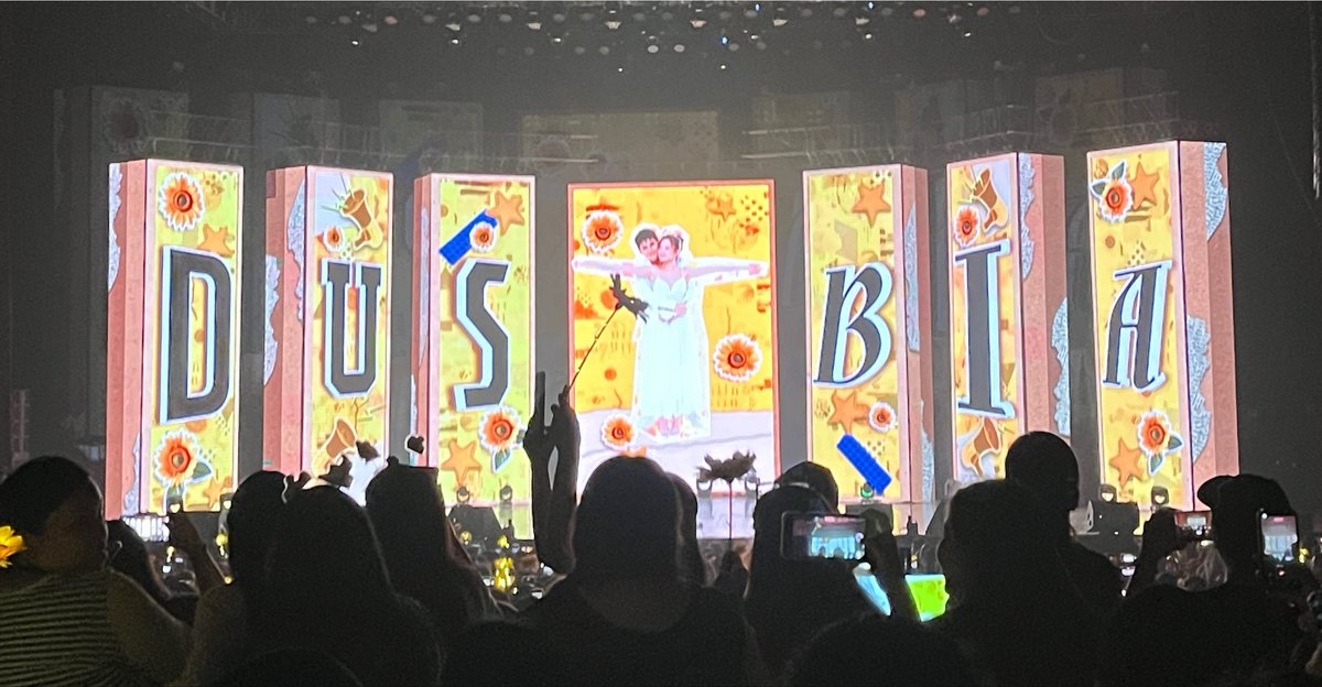 DBSugboSquad's tweet photo. Yes, it feels so amazing that we traveled all the way from Cebu to Manila just to witness this milestone for Dustin and Bianca. It feels so good to see their genuineness, and how happy they are to have so many fans supporting them. Truly an amazing experience. Unto the next! 💛💫 https://t.co/mfnozRkyzb