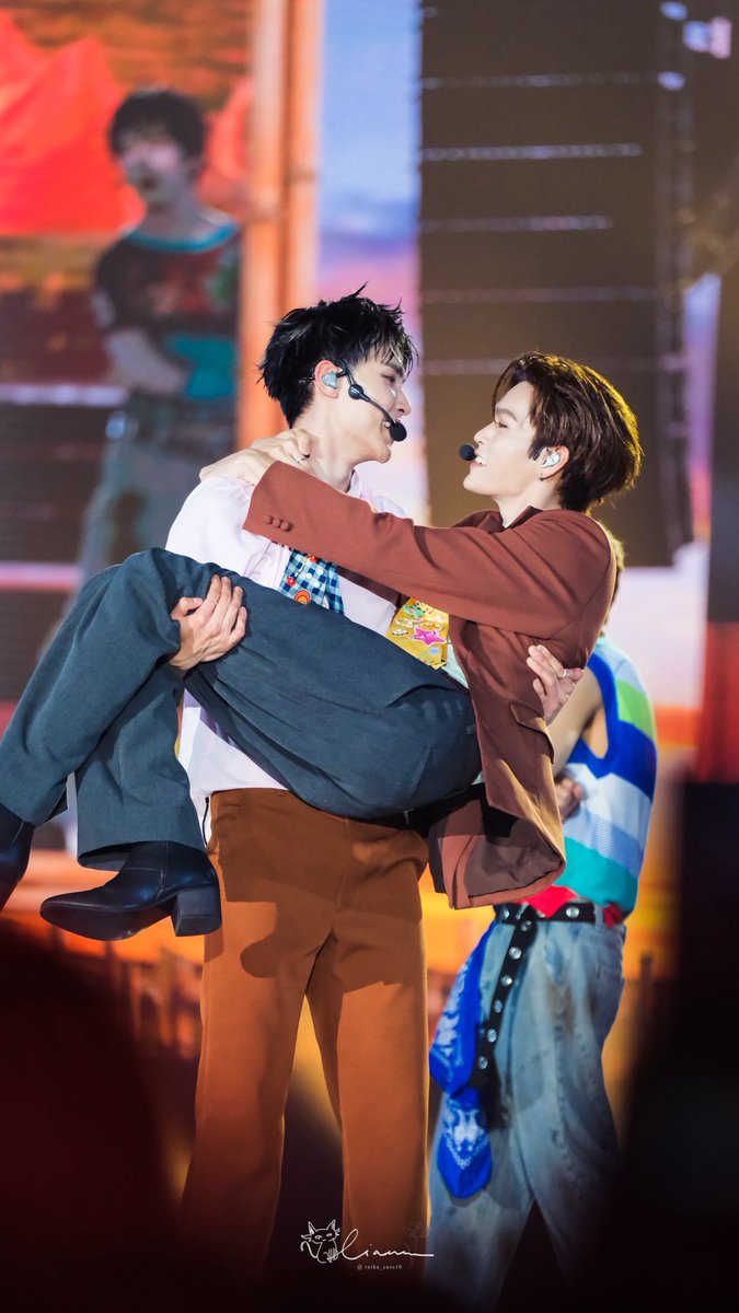 cassieyan_leung's tweet photo. 🥹❤️

JUNIORMARK ALWAYS SUNNYMOON  

˖  ݁𖥔.☁︎.𖥔 ݁ ˖
#JuniorMarkConcertD3
@Markjrtn ; #Markjrtn 
@jnnrrs ; #junniorrs
#JuniorMark ; #จูเนียร์มาร์ค https://t.co/Qud9lZ1dUG