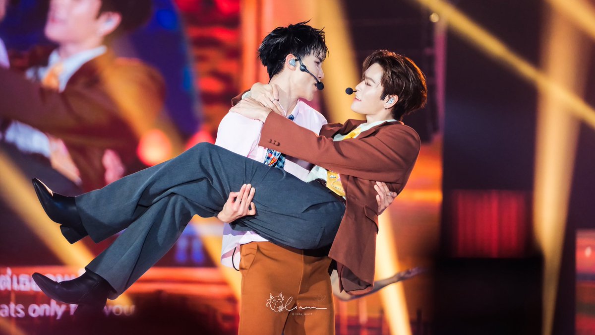 cassieyan_leung's tweet photo. 🥹❤️

JUNIORMARK ALWAYS SUNNYMOON  

˖  ݁𖥔.☁︎.𖥔 ݁ ˖
#JuniorMarkConcertD3
@Markjrtn ; #Markjrtn 
@jnnrrs ; #junniorrs
#JuniorMark ; #จูเนียร์มาร์ค https://t.co/Qud9lZ1dUG