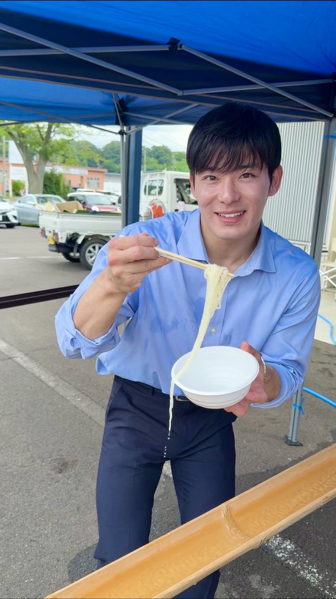 fukui_ishida's tweet photo. English follows
子ども食堂へ
子どもたちと一緒に食育について学んだり、夏らしく流しそうめんを楽しんだりしました✨
食事を囲みながら、学び、遊び、さまざまな世代の人たちと交流できる場所。
子どもたちが安心して過ごし、たくさんの経験ができる地域の居場所づくりを、これからも応援していきます😊
⁡
Visited a local children’s cafeteria in Fukui
These community spaces are about much more than sharing a meal. Children can learn, play, meet people from different generations, and enjoy new experiences together.
This time, we learned about food and nutrition and enjoyed a classic Japanese summer experience—nagashi somen, catching flowing noodles with chopsticks! 🥢
We will continue supporting welcoming community spaces where children can feel at home, connect with others, and enjoy a wide range of experiences😊
⁡
#福井県
#福井県知事
#石田たかと