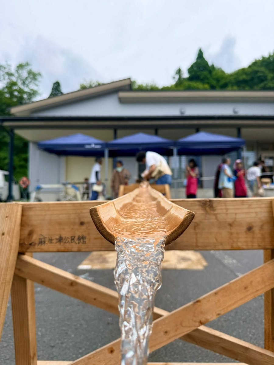 fukui_ishida's tweet photo. English follows
子ども食堂へ
子どもたちと一緒に食育について学んだり、夏らしく流しそうめんを楽しんだりしました✨
食事を囲みながら、学び、遊び、さまざまな世代の人たちと交流できる場所。
子どもたちが安心して過ごし、たくさんの経験ができる地域の居場所づくりを、これからも応援していきます😊
⁡
Visited a local children’s cafeteria in Fukui
These community spaces are about much more than sharing a meal. Children can learn, play, meet people from different generations, and enjoy new experiences together.
This time, we learned about food and nutrition and enjoyed a classic Japanese summer experience—nagashi somen, catching flowing noodles with chopsticks! 🥢
We will continue supporting welcoming community spaces where children can feel at home, connect with others, and enjoy a wide range of experiences😊
⁡
#福井県
#福井県知事
#石田たかと