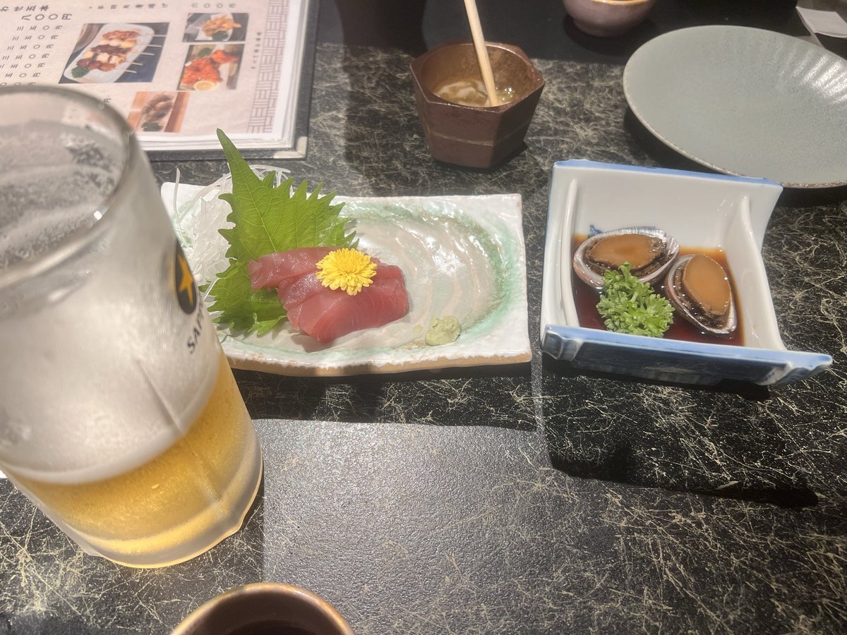 nyankosetsubi's tweet photo. 桑田佳祐さんのLIVEへ
三重サンアリーナに行ってきました🕺✨
歌や選曲は言うまでもなく最高だったのだけれど、光の使い方が美しすぎて圧巻でした‼️

LIVE後は居酒屋難民になり、すがる思いでタクシードライバーさんに聞いた居酒屋さんが大当たり🎯👏
めっちゃ美味しかった‼️

#三重サンアリーナ https://t.co/mO1od1kSpB