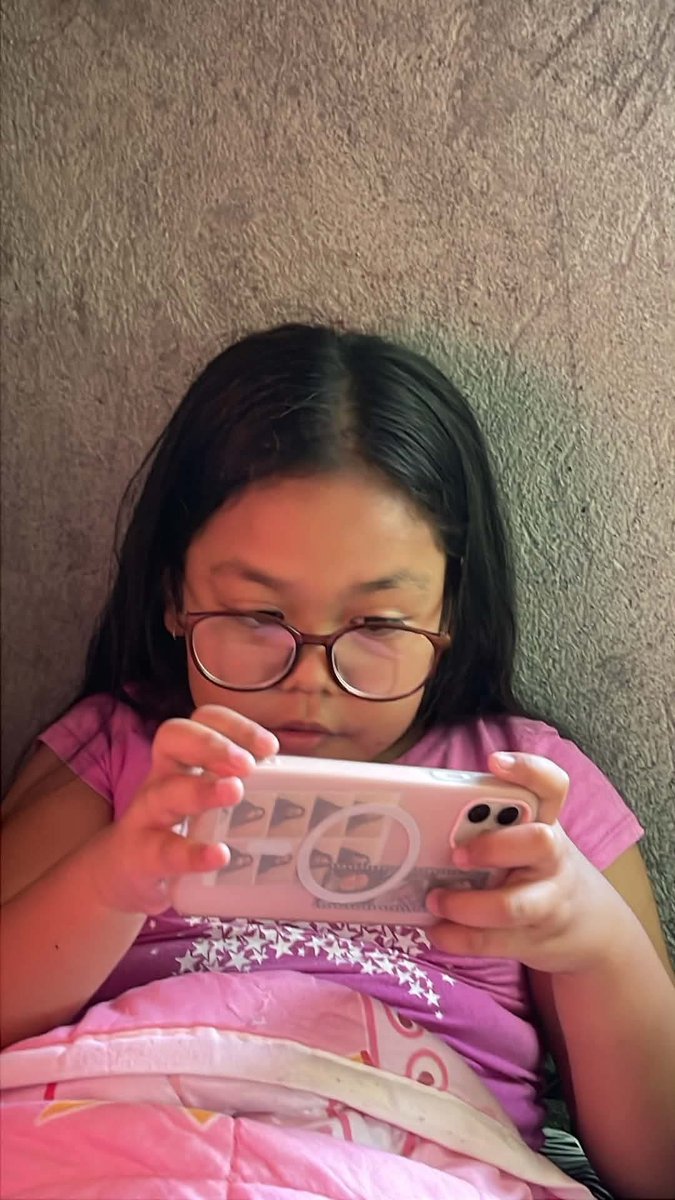 itsdefligs's tweet photo. One of the most special people in my life is my little sister she’s 9 years old. I want to take her out for dinner with our family and buy her toys and anything she wants. I want to spoil her as much as I can because, as her older sister. I don’t want her to experience the things I went through when I was her age. I just want to be a good sister to her and give her the happy childhood she deserves. 🥹👯‍♀️❤️‍🩹

Thank you for doing this, @LittleKid. She would love this!! 🥰❤️