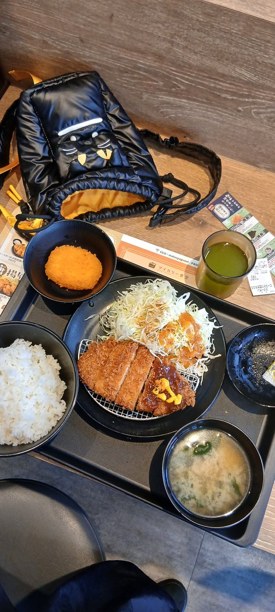 Shiroizushi's tweet photo. @wxiaye 4日くらいかけて
やっと「シャドウズ・エッジ」
見終わりました💪
まさか
おGちゃんになったジャッキーの
カンフーバトルが
たくさん観れるとは‼️
ジャッキーの吹替も石丸氏だし
いや〜、映画って
いいものですね
では
サヨナラ
サヨナラ
いや〜、ポメちゃん
かわいいですね
では
ヨシ
ヨシ
山本ヨシ https://t.co/yJIrMtblZI