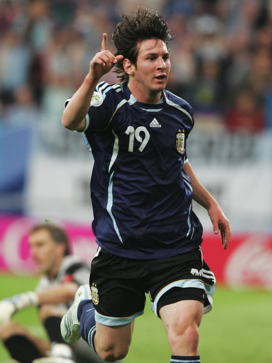olwenydon_1's tweet photo. We need to better as society, we don't glaze Messi enough https://t.co/aHukX3UoZk