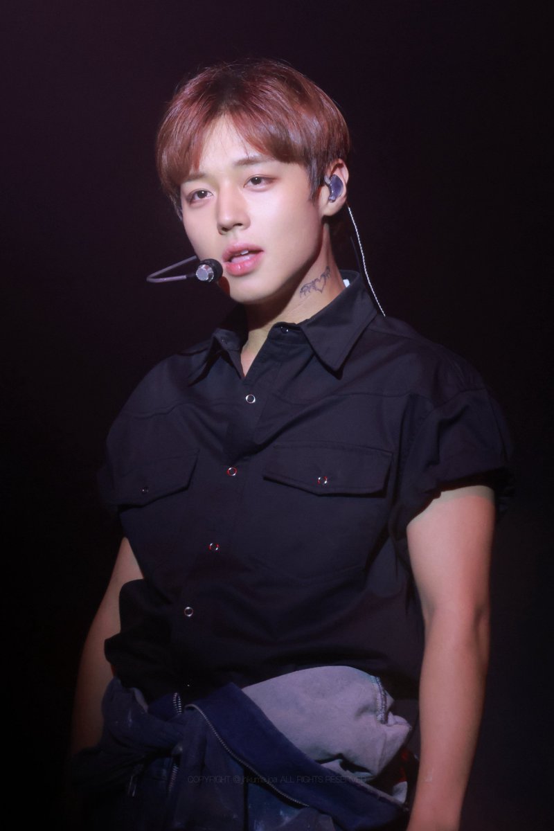 jhkumajoa's tweet photo. 260808 마카오 팬콘서트 #박지훈

얼빡사진에도 굴욕없는 이남자가 좋다 . . . https://t.co/TLFzIswSy0