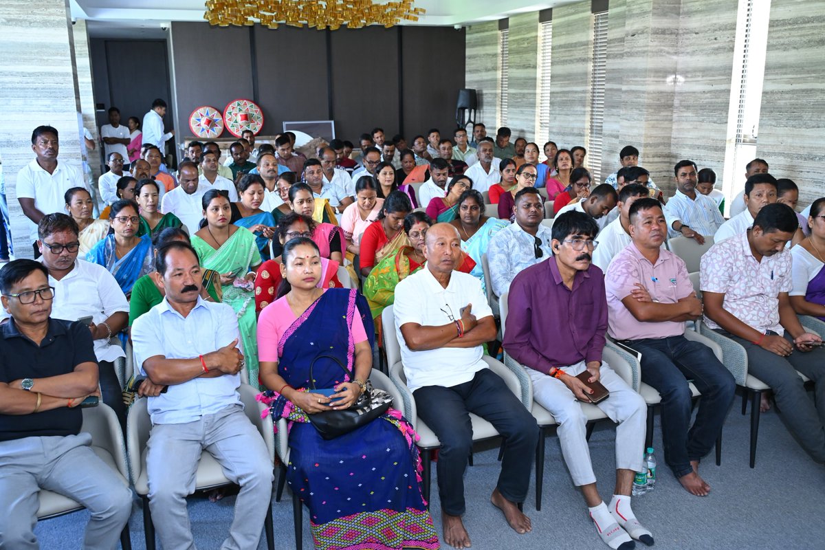 Pijush_hazarika's tweet photo. Held a meeting with party karyakartas in the presence of District BJP President Shri Ram Prasad Sarkar regarding the upcoming Nagaon Lok Sabha by-election.

We also discussed the implementation of Orunodoi and other flagship schemes of the Government, with a focus on ensuring that the benefits reach all eligible and deserving beneficiaries.

📍Jagiroad
