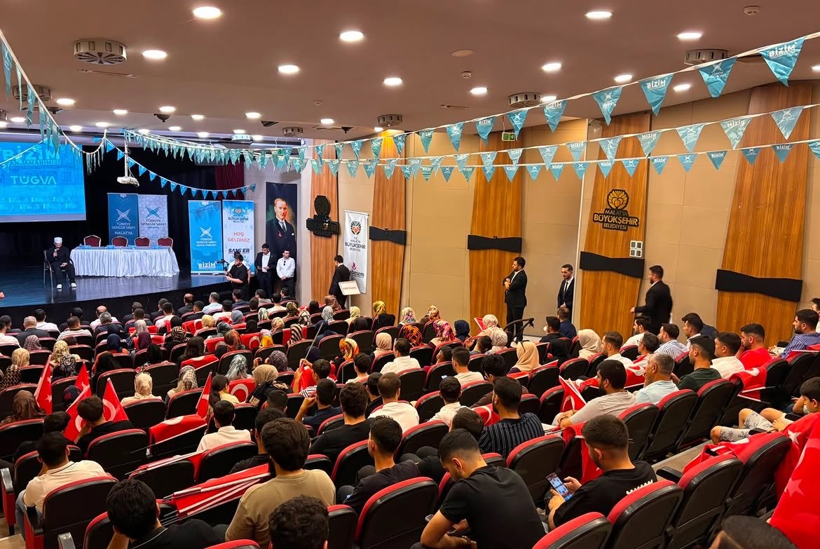 Yesilyurt_Tugva's tweet photo. 📍 YEŞİLYURT

Yeşilyurt 2. Olağan İlçe Genel Kurulumuzu büyük bir coşku ve kardeşlik iklimi içerisinde gerçekleştirdik.

Yeşilyurt İlçe Başkanımız olarak seçilen Berke Kara ve kıymetli yönetimini tebrik ediyor, yeni görevlerinde başarılar diliyoruz.

#TUGVAYesilyurt 🇹🇷 https://t.co/qA181sfEEx