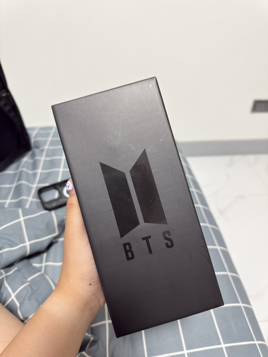 mark_n93's tweet photo. ✨แท่งไฟ BTS official light stick ver.4 

แกะเช็คแต่ไม่เคยใช้ ของครบ 
สั่งจากเว็บเองโดยตรงมีประวัติการสั่งซื้อ
ของแท้100%✅

💵ราคา 1890฿ 
📮ค่าส่ง ems 60฿

(สามารถนัดรับได้แถวสยาม)

#BTS_WORLDTOUR_BANGKOK
#ตลาดนัดรถไฟbts #แท่งไฟbts #แท่งไฟบังทัน #BTS #บงBTS #มี่บอม https://t.co/bJUzEbLxyR