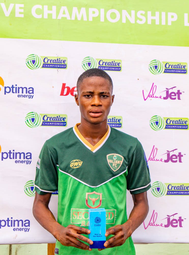 olisaemeka_G's tweet photo. 📣 DONE AND DUSTED ✅✍🏾

SPORTING LAGOS BEATS INTER LAGOS TO GAFAR’S SIGNATURE 

Sporting Lagos FC of Nigeria have completed the signing of 18-year-old attacker Gafar Olaniyan Ayoola from third division side Valiant  FC.

The left footed winger spent last season on loan at Inter Lagos where he played a crucial role in the club’s promotion to the NPFL.

Per @OlaThrill