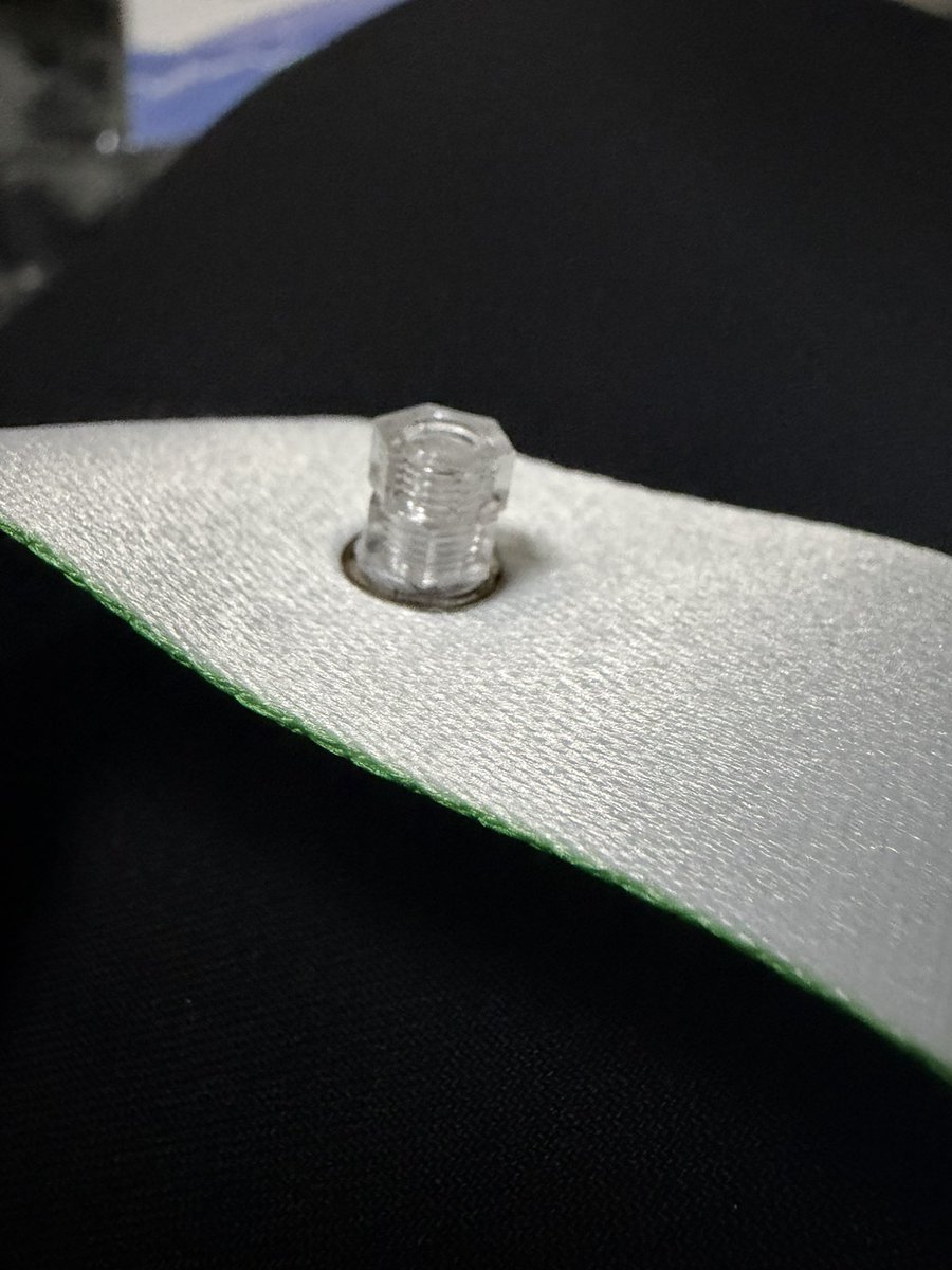 c_xtg4's tweet photo. デコパーツのとめるやつ２個入ってたんだけどこれは予備？それとも２個つける？ https://t.co/TGOMUmda9Q