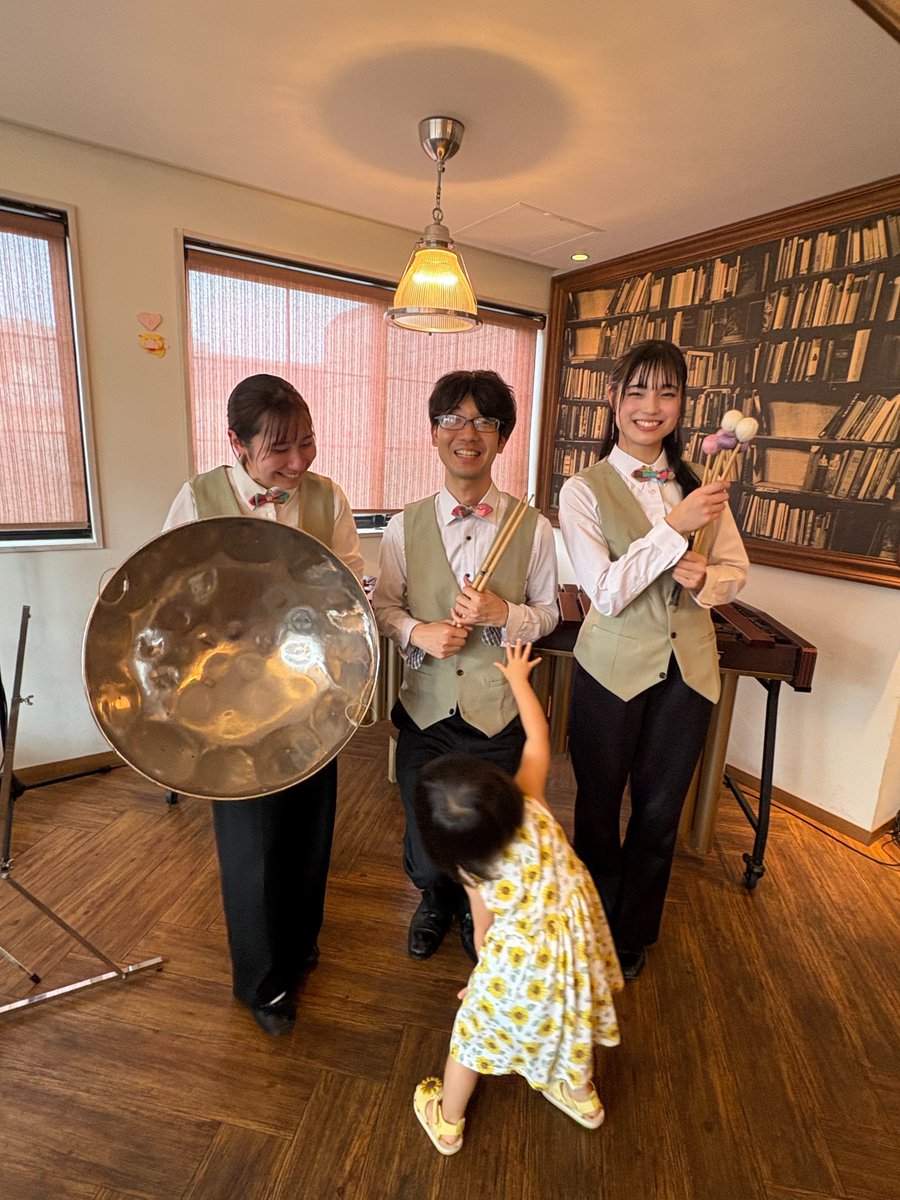plum___6's tweet photo. A'rhyth-musicale
ワークショップ+ミニコンサート☕️

Cafe Sallyさんのハンバーグが美味しそうすぎて演奏どころじゃない瞬間が多々、、🤤笑笑
サリーそっくりな優しい店長さんと、店内のあったかい雰囲気もとってもすてきなので、ぜひみなさんに行ってみてほしいです、、🫶🏻 https://t.co/qVJi0rdsIW
