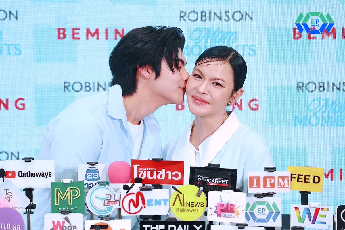 epnewsonline's tweet photo. "คุณแม่ -ธีร์ ธีรติ" ในงาน "ROBINSON MOM MOMENTS" 

Robinson x Thee

#tthi_eks
#RobinsonMomMomentsxThee 
#RobinsonMomMoments https://t.co/BLLfPGreRn