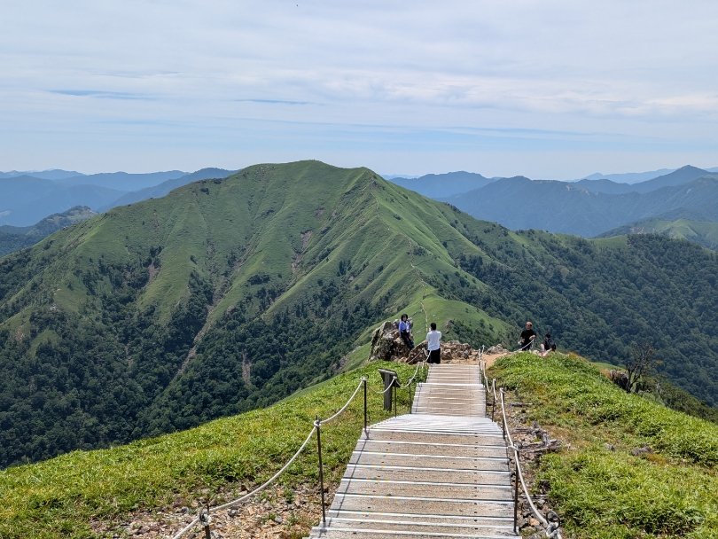 as_skier's tweet photo. 先週の話なんですけど
四国の剣山〜次郎笈登ってきました😊 https://t.co/GZDdOV2frC