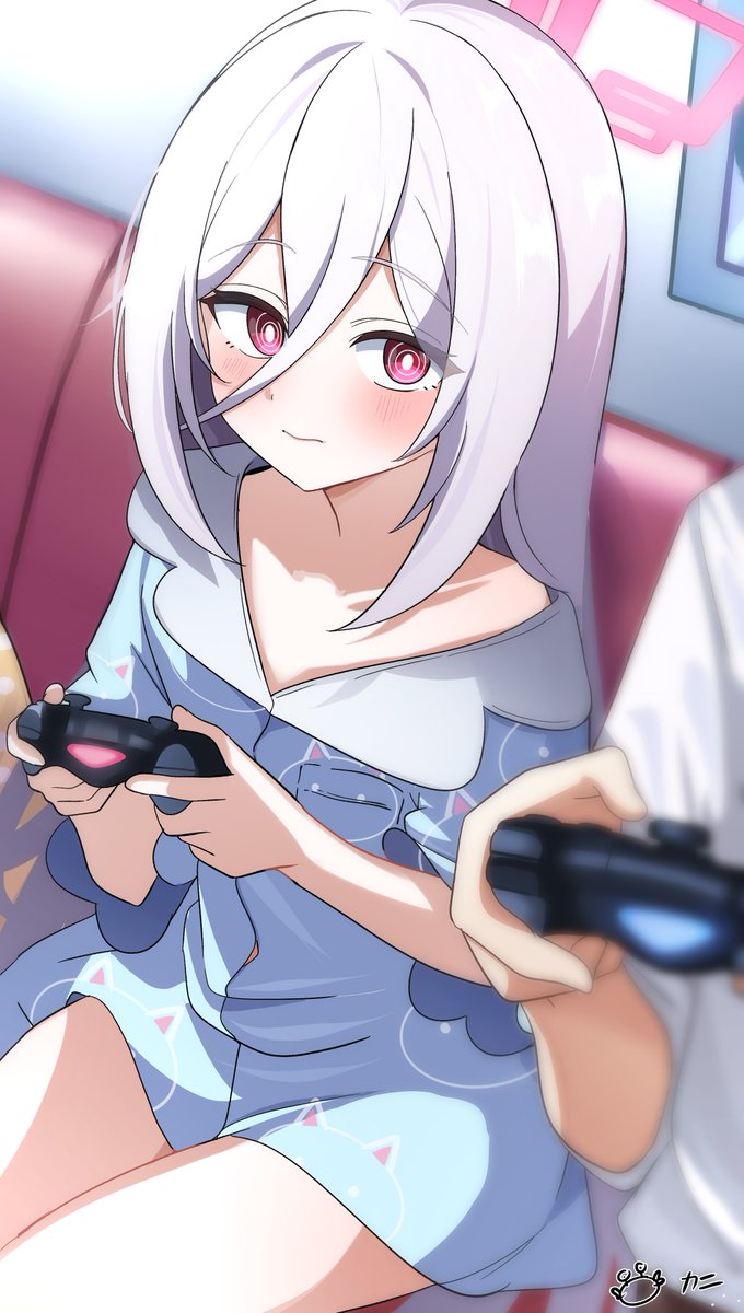 Saabyboi5446's tweet photo. Game night with Kei 🤖😊🎮
#ブルアカ #BlueArcive #ブルーアーカイブ一 https://t.co/pbvzE2GGhO