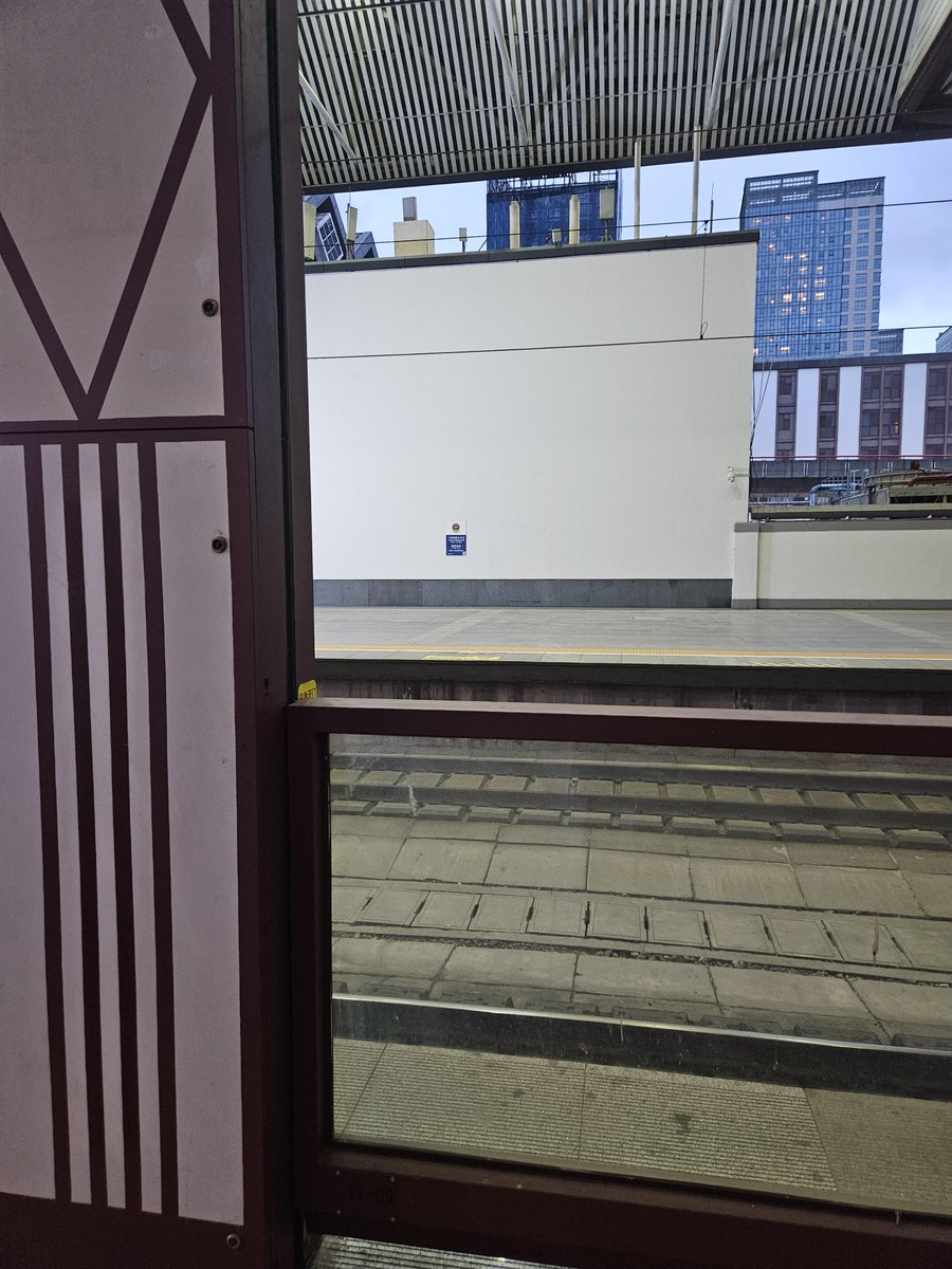 Shkoashiki's tweet photo. Caught the 7am train to the city, walked the old market streets, and grabbed a warm coffee—small adventures hit different ， https://t.co/kE1LWrIQzc