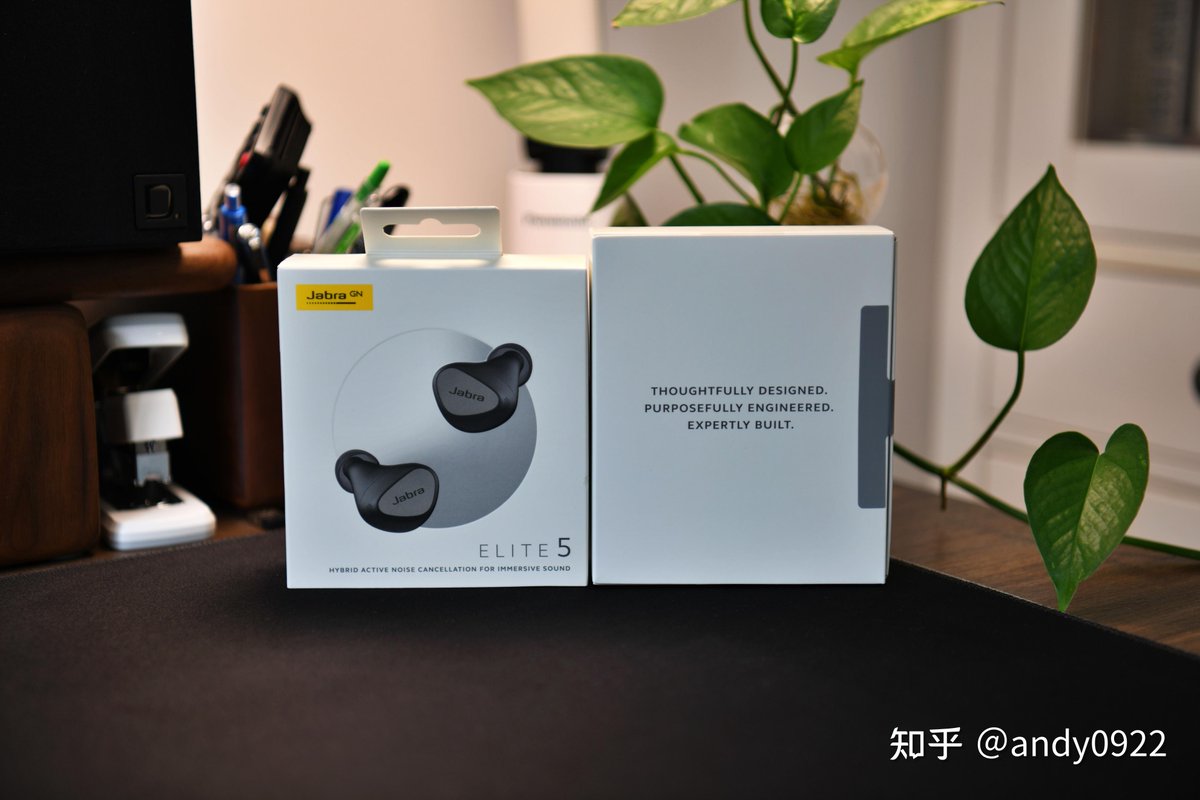 wolftime993's tweet photo. Just in time!  Unboxed my new wireless earbuds – the sound is so crisp and the fit is perfect for my morning runs. Worth every penny! #Unboxing #TechFind， https://t.co/sFtmsxFHuS