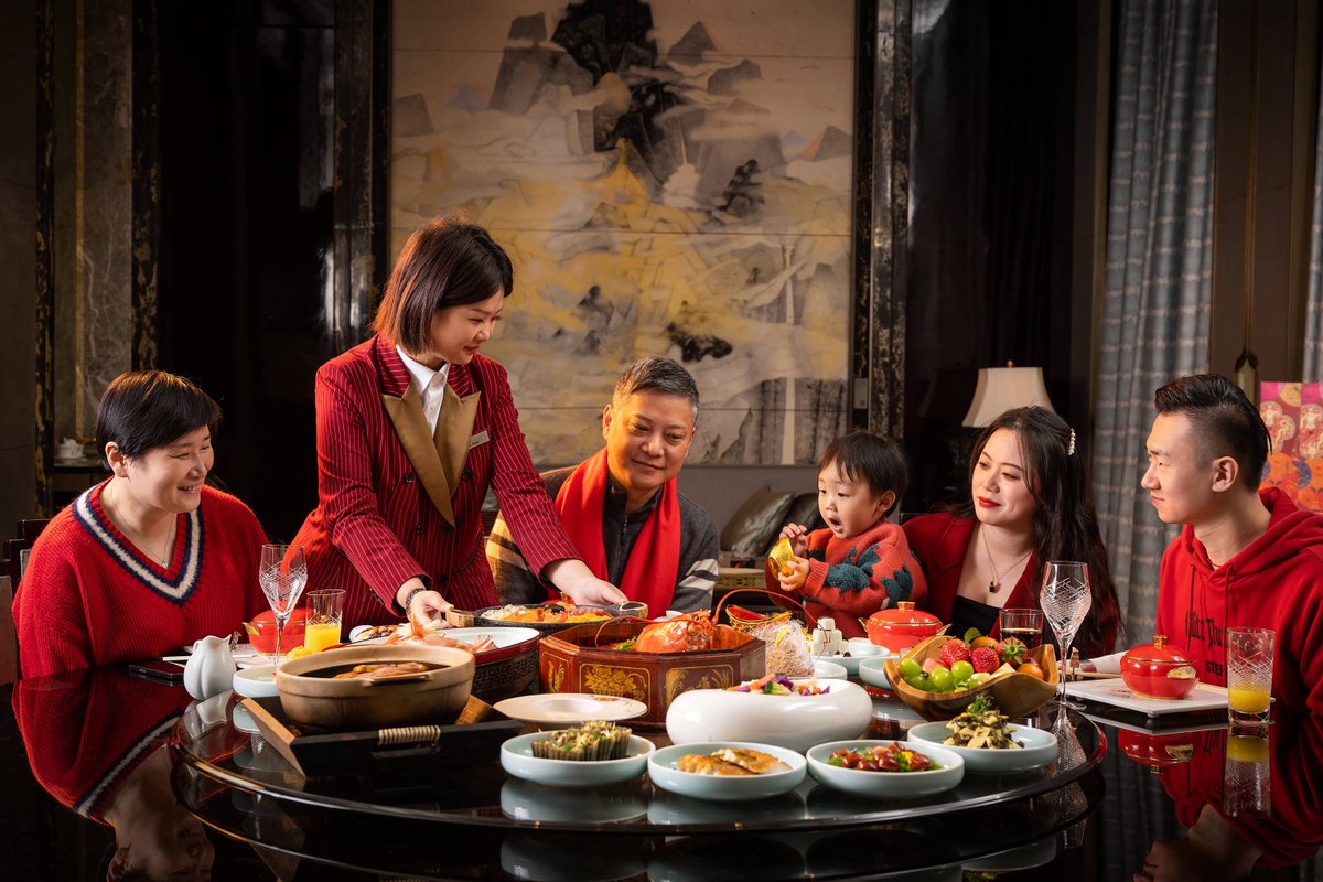 HeaMochi's tweet photo. Happy Lunar New Year! May your days be filled with joy, your table with delicious food, and your heart with warm love https://t.co/UdJrIEPRtY