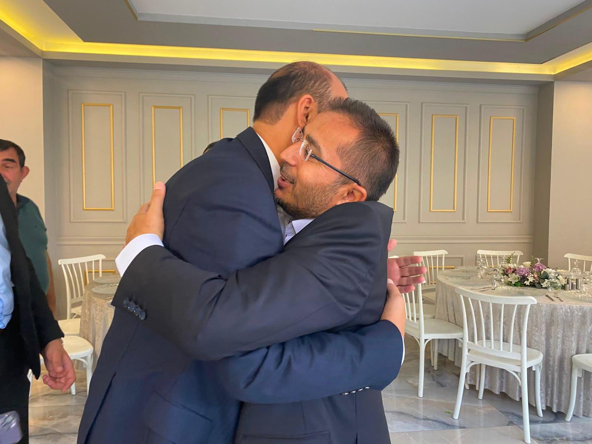 Fatih__Bildik's tweet photo. Gençlik Kolları Yönetim Kurulu Üyelerimiz Meryem ile Abdüssamed kardeşlerimizin nikah merasimlerine, Genel Merkez Tanıtım ve Medya Başkan Yardımcımız Efe Demirhan, Yönetim Kurulu Üyelerimiz ve Meclis Üyelerimiz ile katılarak gençlerimiz nikah ahidlerine şahitlik ettik..

Rabbim iki cihan saadeti nasip etsin..

#KalbimizAltındağ 

@akaltindag