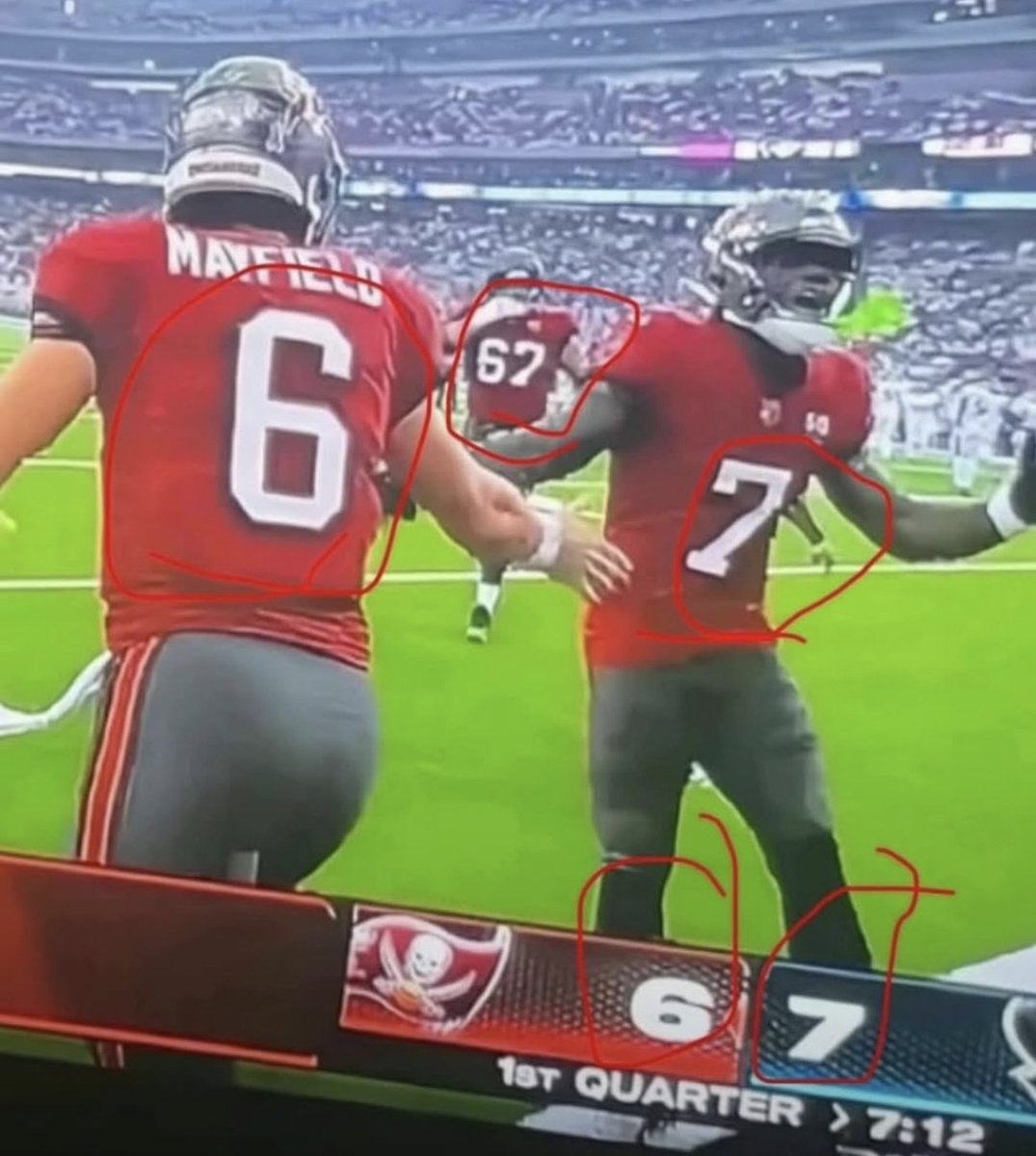 NoContextHumans's tweet photo. The best picture of all time https://t.co/4g06Q4gAp8