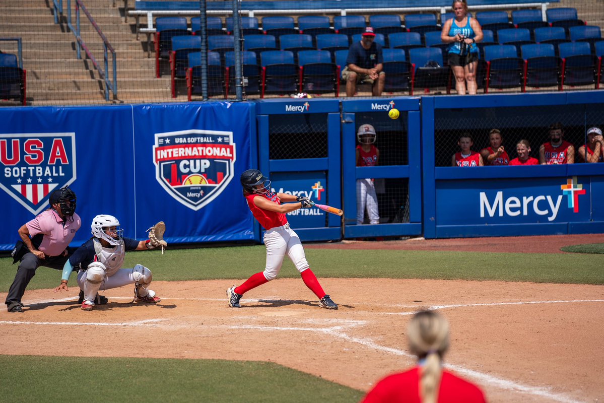MMachowiak2031's tweet photo. My time in OKC for @USASoftball was the best experience! So many new friends &amp; memories made! Cant wait to get my season started w @IowaPremierFP !! @MidwestPremierS @Midwest_FP @LineDsoftball @ExtraInningSB @SoftbalAmerica @PrepSoftball @TopPreps @tagupSoftball @CoastRecruits https://t.co/EwJ587U2yA