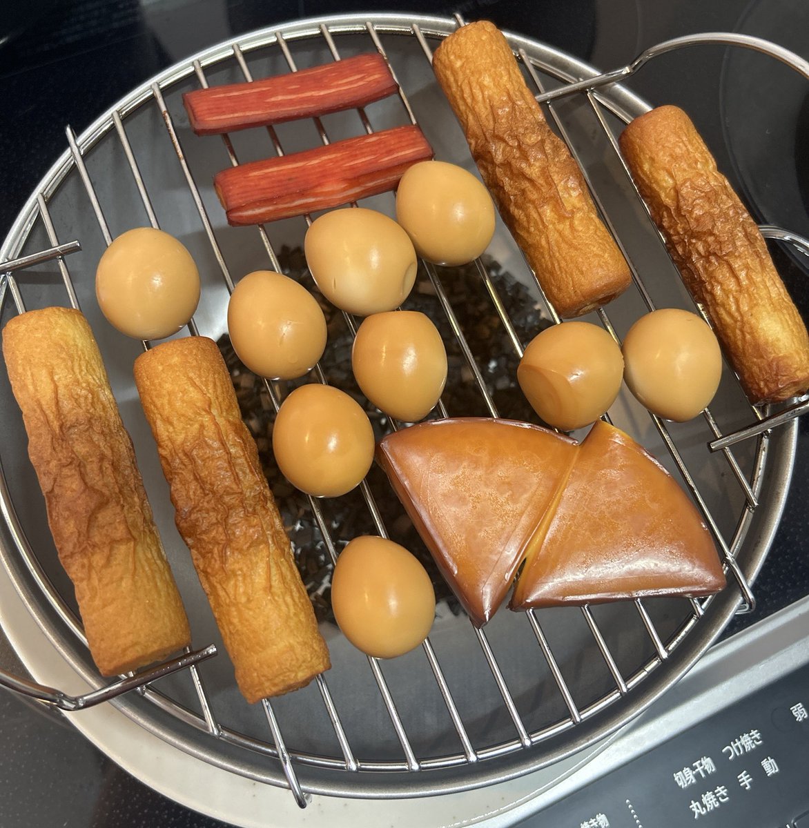 s_shakax2's tweet photo. ずっとやってみたかった自家製燻製をやってみた。
チーズが一番美味しい。 https://t.co/oJb4Et0ywh