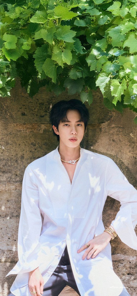 return_season's tweet photo. [요청] ELLE KOREA 석진

2340*5064 https://t.co/zNJBqYwKzm