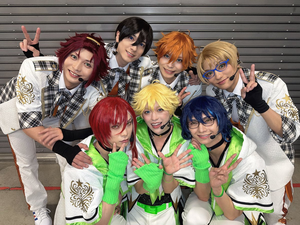 riki_riki1016's tweet photo. 『あんさんぶるスターズ！THE STAGE』
-10th Anniversary LIVE-
神奈川！ぴあアリーナMM公演終了しましたー！🌟
素敵な景色を！たくさんの歓声、熱気を！本当にありがとうございました🥰
SwitchとEdenと📸
 #あんステ https://t.co/CrOmmMGnCi