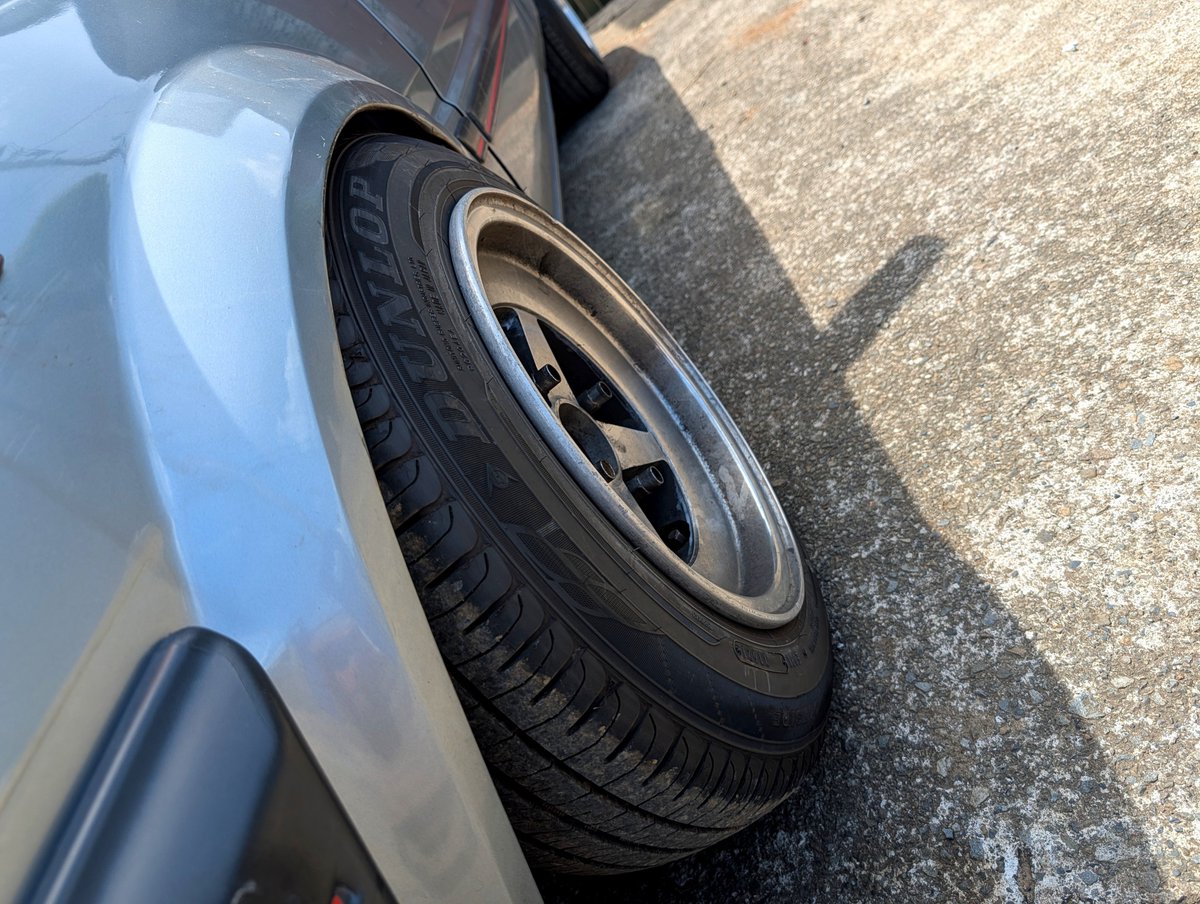 HaONG451's tweet photo. 二男のネオヒストリックカー
私の狂ったポンコツカーを二男に貸した為に駐車場に残った奴の愛車。
昭和車の魅力満載だが、父親の立場として多くは語るまい
#EQUIP #WORK #シャコタン
#ネオクラ #ネオリストリック #オッサンほいほい https://t.co/N73X03HrDV