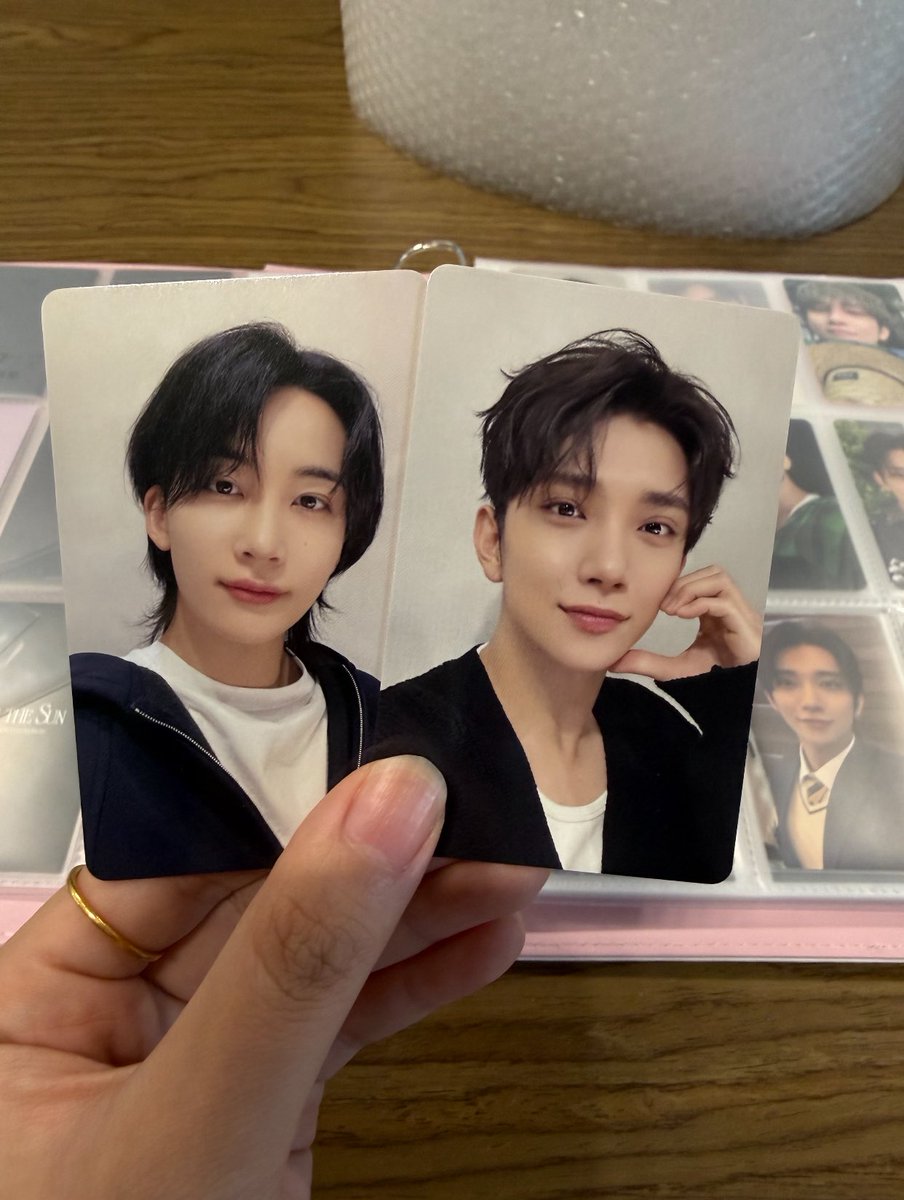 cocoshu1230's tweet photo. I mean, I know jeonghan shua look alike, but every once in a while I still get thrown off by how insanely identical they are https://t.co/8npNtIUKyl