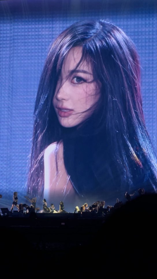 Giseplle's tweet photo. Serving insane face card. https://t.co/GyqLXPvkRf