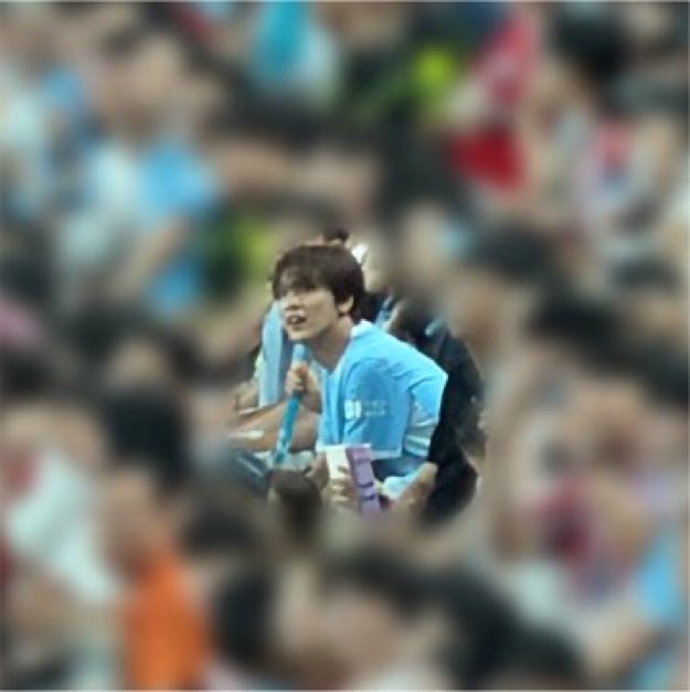 dailyhaechan's tweet photo. Haechan watching man city vs atletico madrid today!! https://t.co/dY1KdINf46