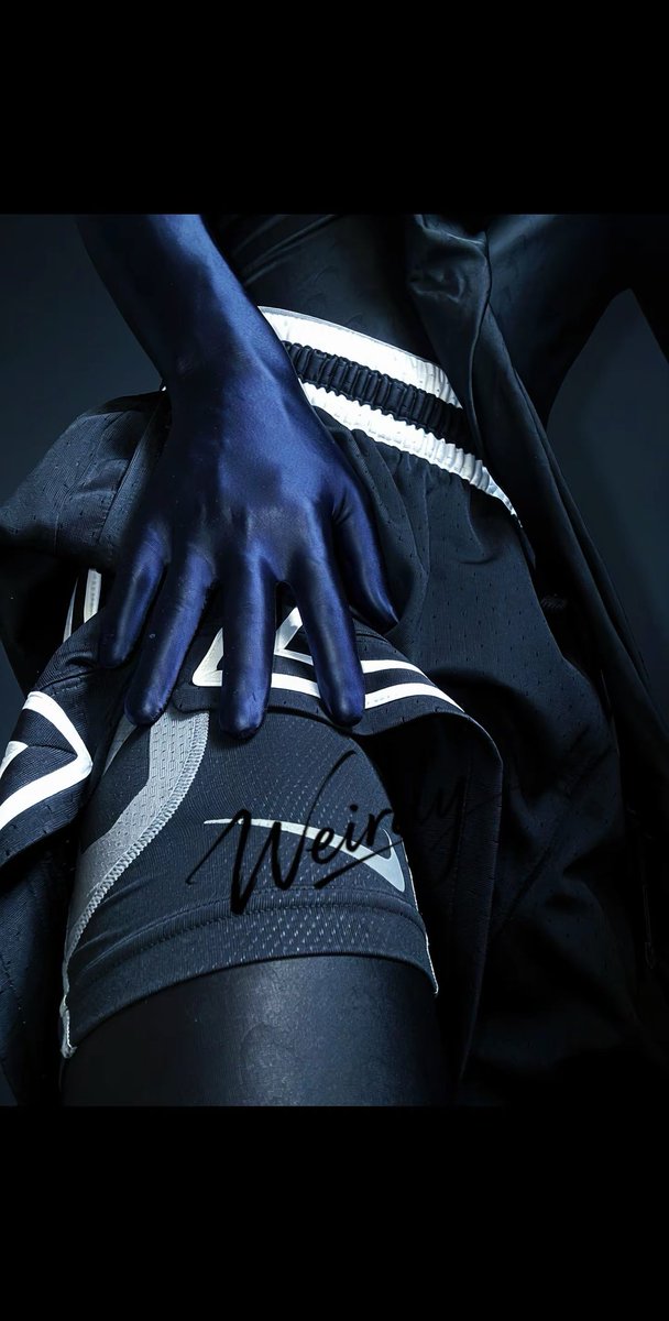 Weirly527's tweet photo. 蓝色肌肤 #zentai https://t.co/zKJPbxFhUX