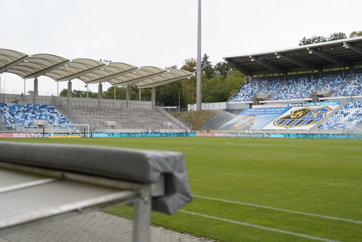 rot_weiss_essen's tweet photo. 𝐓𝐚𝐜𝐡 𝐚𝐮𝐬 𝐒𝐚𝐚𝐫𝐛𝐫ü𝐜𝐤𝐞𝐧! 👋🏼
#RWE #immeRWEiter #nurderrwe https://t.co/KMoEwahVcH