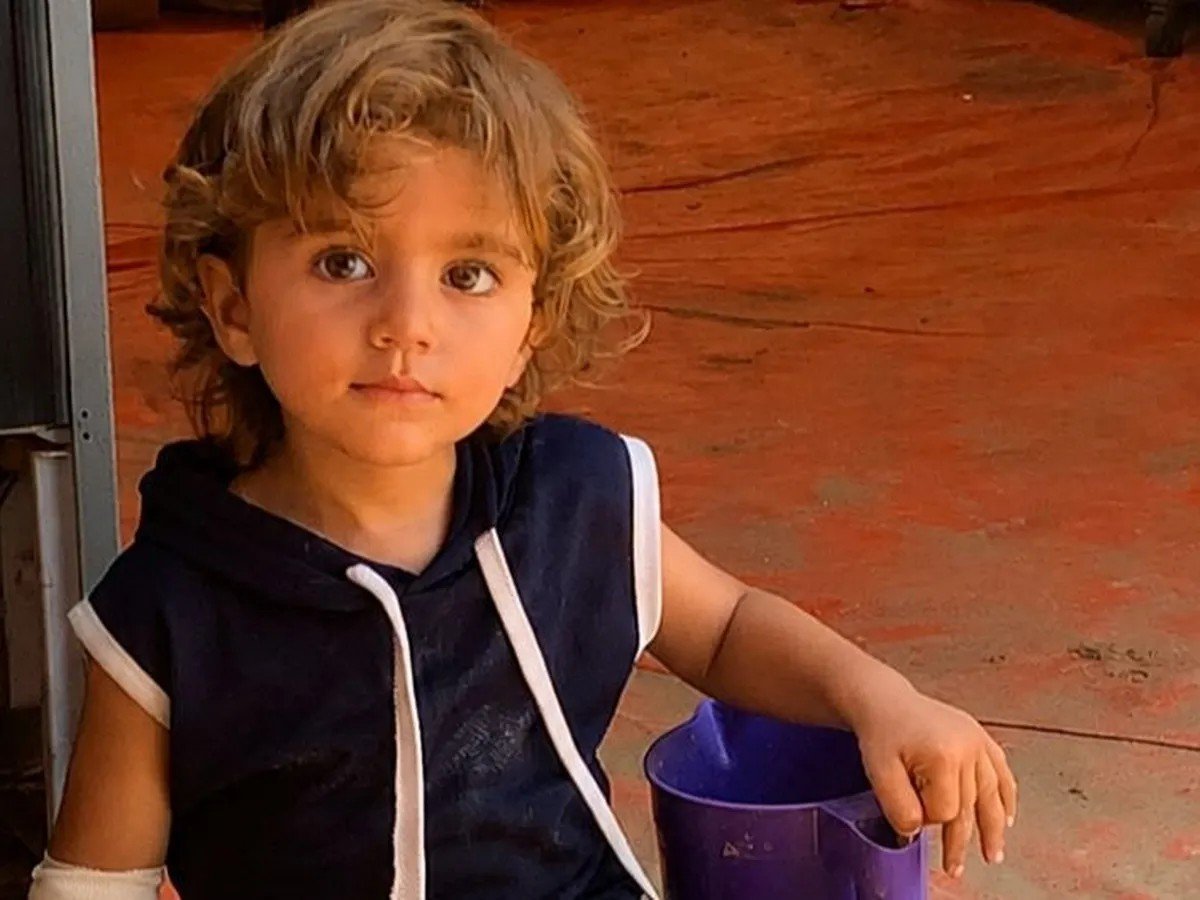 Letsdoaseance's tweet photo. Aser needs urgent medical care, and their journey is at risk without support. Every donation helps them move closer to safety and a chance at a better life. Please share and consider contributing to this vital cause. https://t.co/U7rOXEZTPD https://t.co/K7eNNJR5Fh