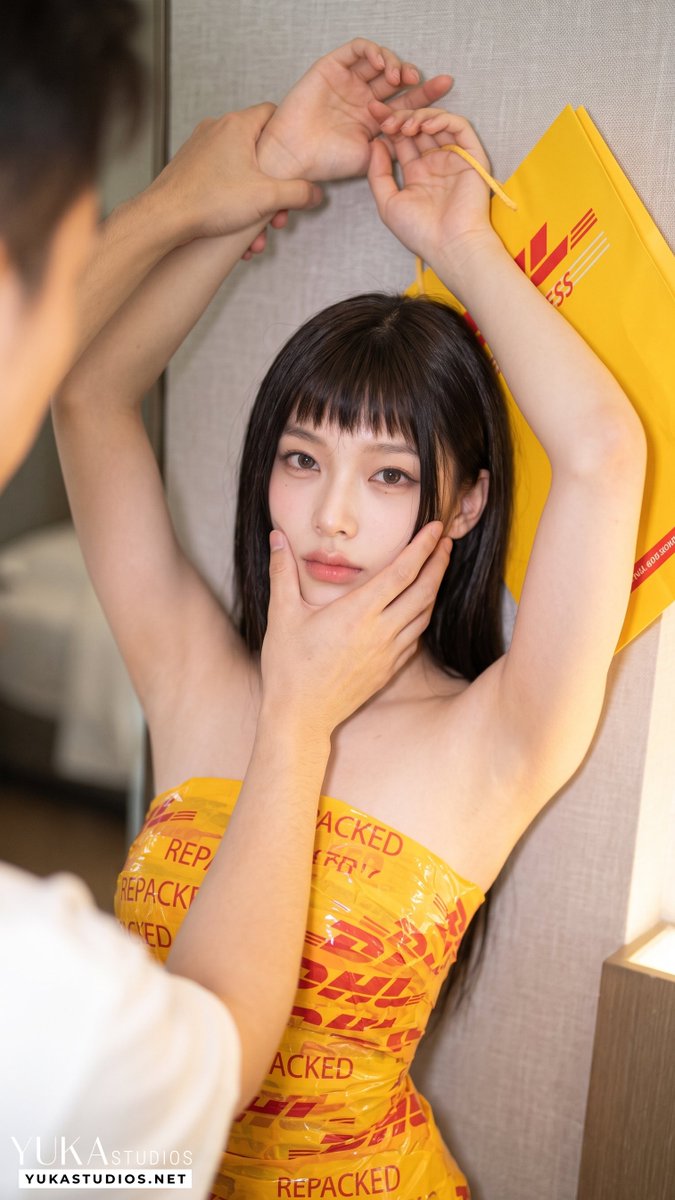 zixuan_zz's tweet photo. Iroha x ILLIT - DHL Express
#iroha #illit https://t.co/19BaPssRJO