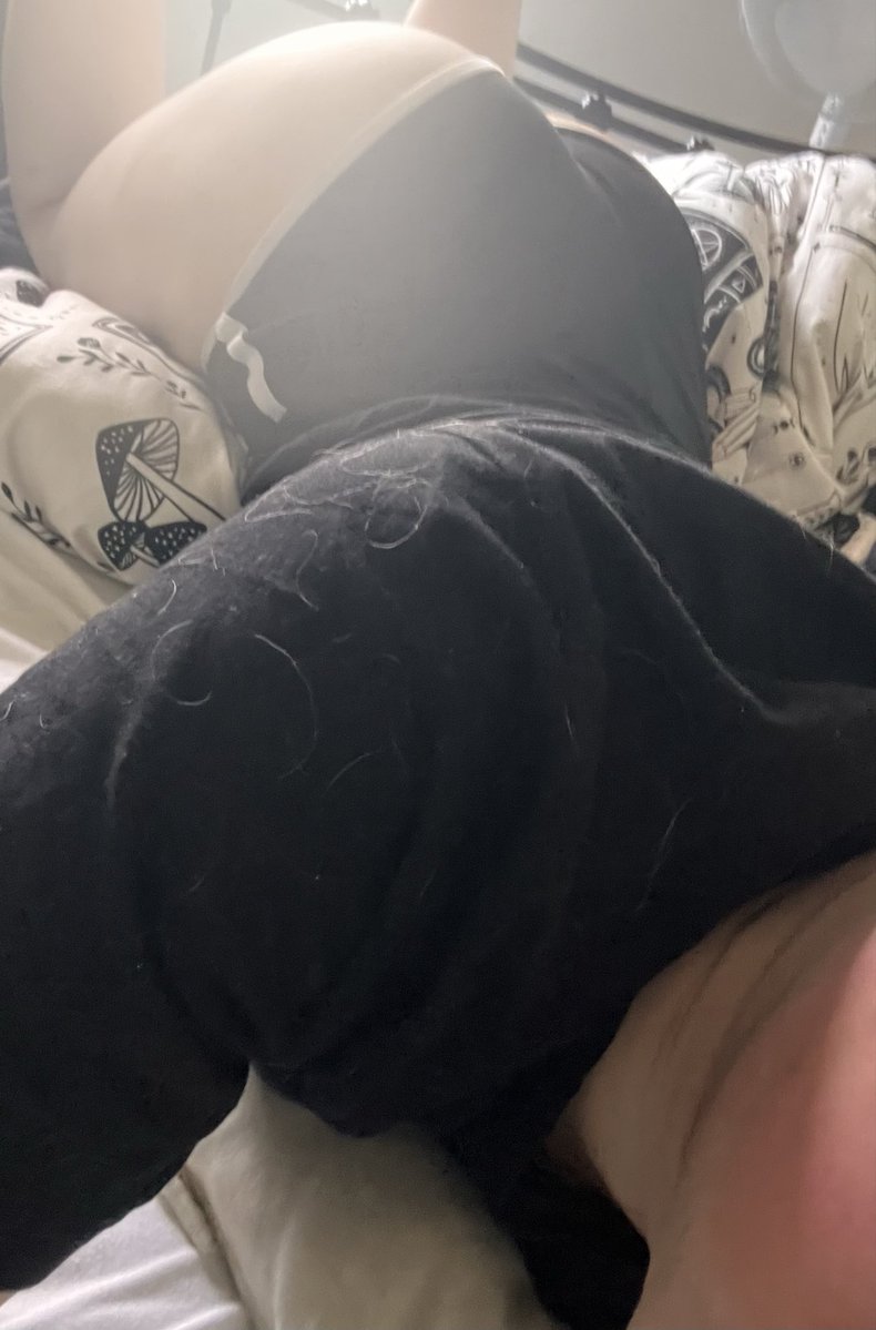 Streamsurfer231's tweet photo. Anyone want to slam this ass 🤭 :3 #slut #femboy https://t.co/ltkWgfhmGb