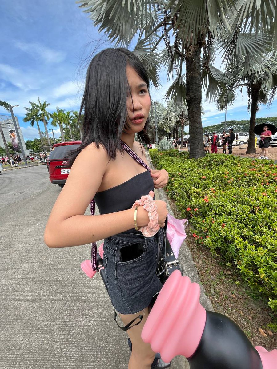 yoits_sofie3's tweet photo. tanya - te pabili tubig te
me - letche be nahuhulog tube ko 

HAHAHAHHAHA 
I LOVE YOU BLVCKPINK https://t.co/w2AYePkmS8
