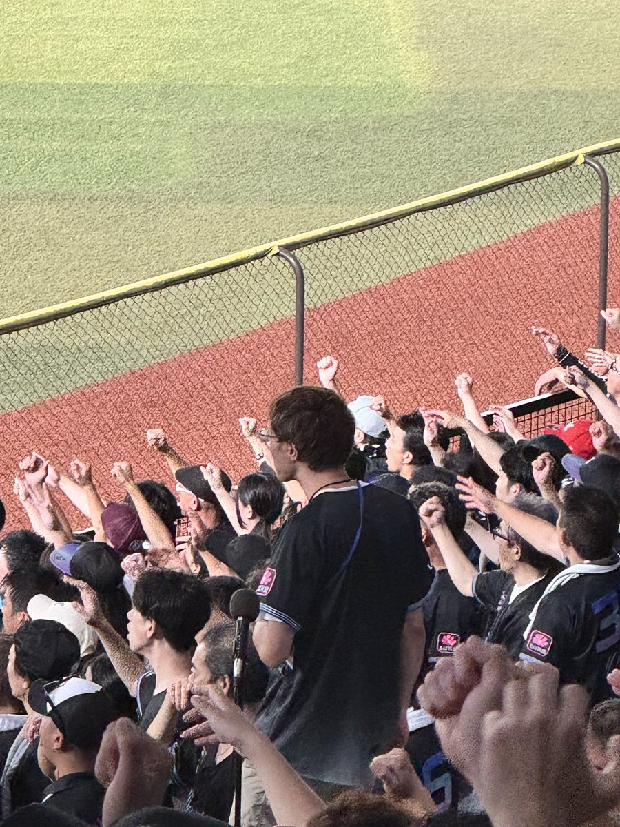 chibalottefans's tweet photo. いつも応援団でドラムを叩いてる人のリードが神すぎた
#chibalotte https://t.co/YwEe6MjfsA