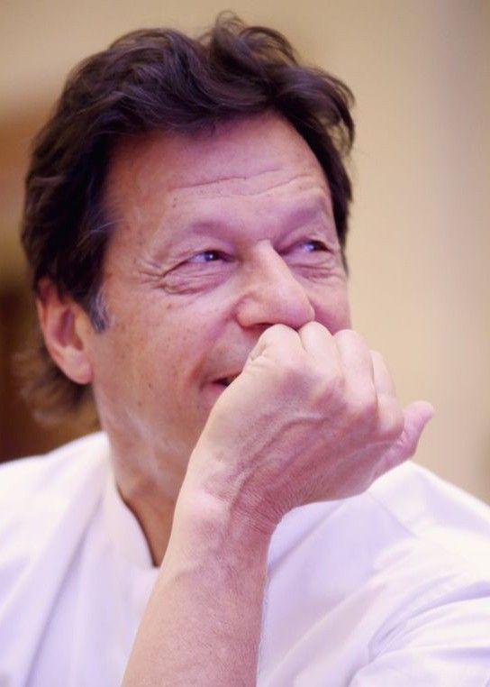 VishhuuuK's tweet photo. Every unanswered question about Imran Khan’s health increases anxiety among millions. Provide clarity and credible medical information.

 #ImranKhanHealthMatters https://t.co/kciE9VSppt